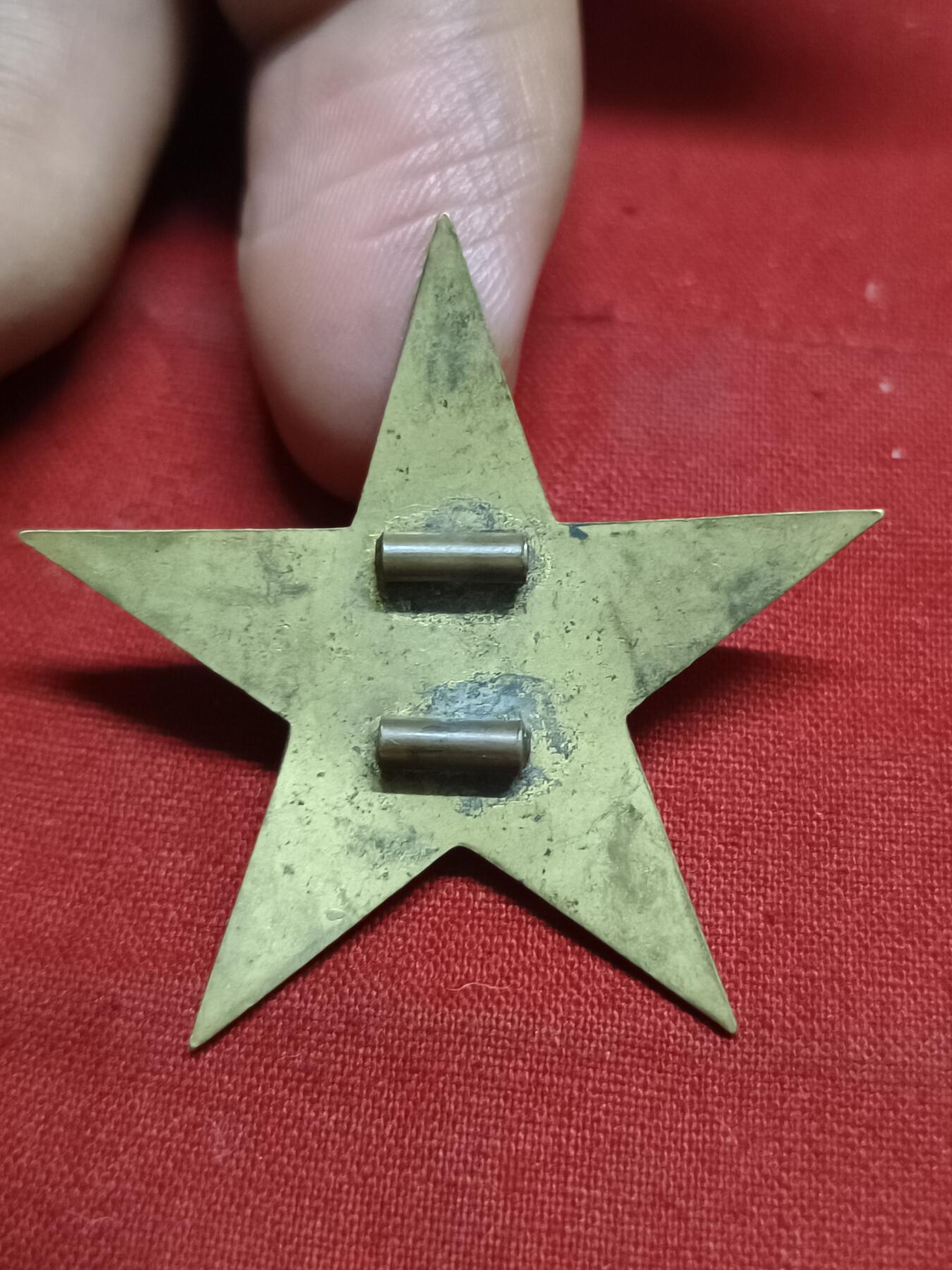 🇨🇳红色纪念～徽章专拍 50式铁路帽徽，铜制油漆版