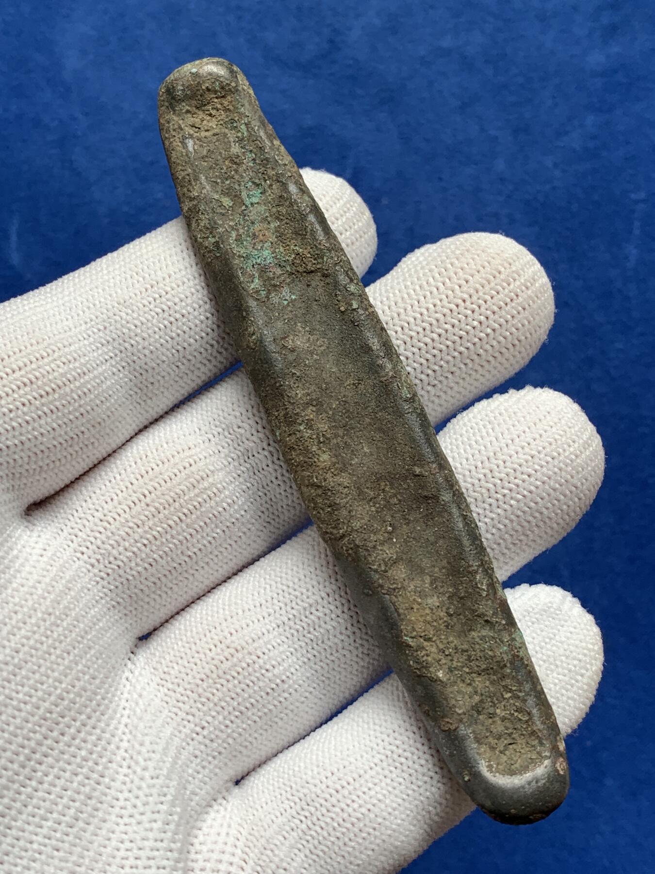 《竞宝斋》第277场- 周日，周一 2场连拍 （全场包邮） 泰国 暹罗国 素可泰王朝 大型虎舌铜条 元末明初 400年历史 重量69克