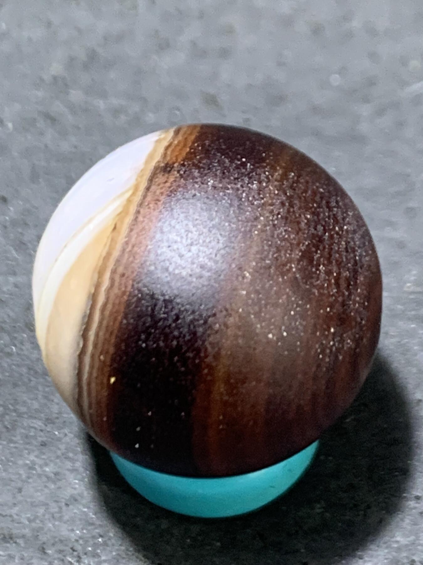 精美亚光缠丝玛瑙手工雕刻禅字珠一颗，