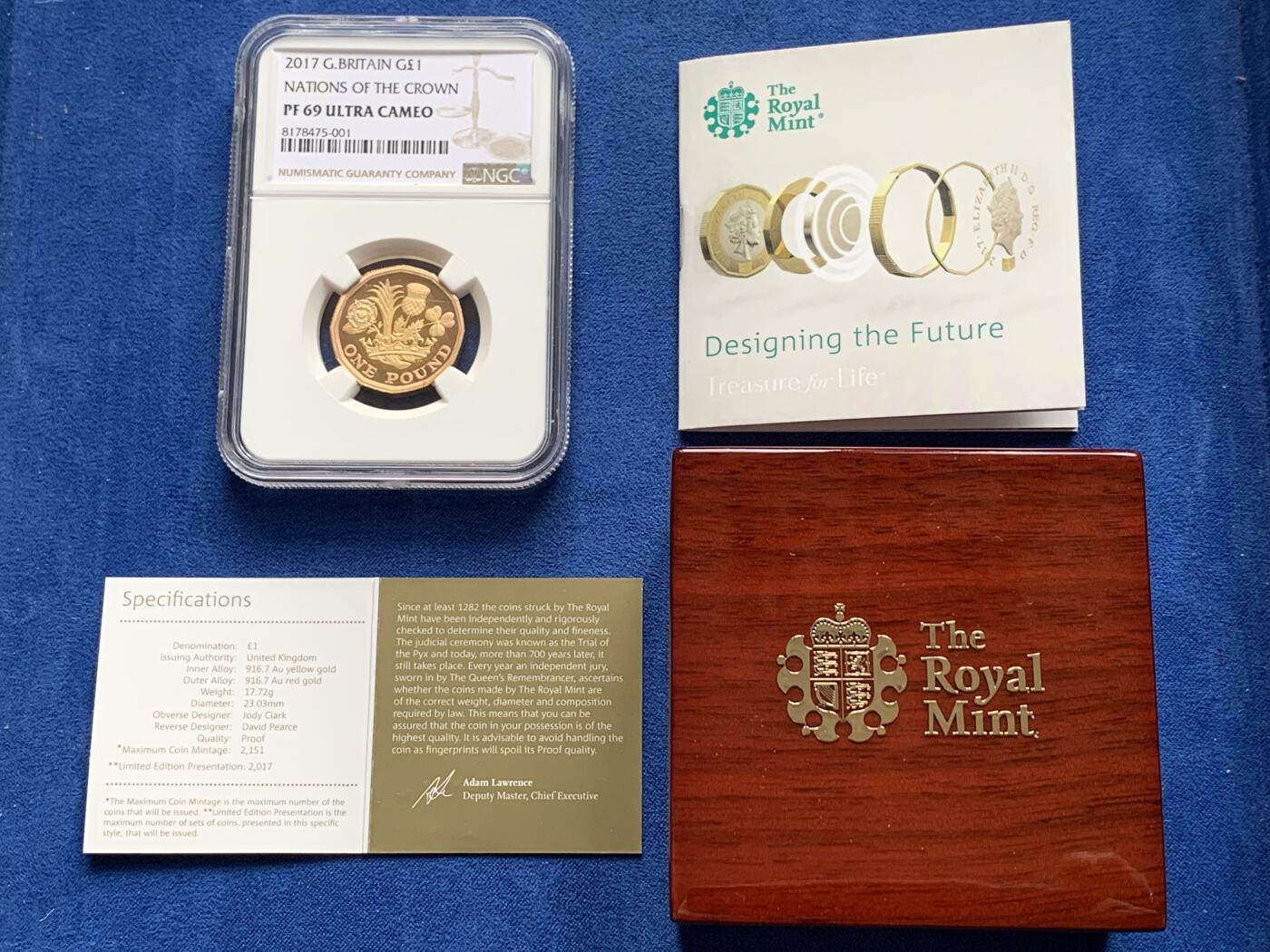 《竞宝斋》第277场- 周日，周一 2场连拍 （全场包邮） NGC PF69UC 英国2017年伊丽莎白二世12边形流通币 1英镑“自然之冠”特制金制版 女王的最后一版。内圈黄金，外圈玫瑰金 重量：17.72克。正反设计分别为：Jody Clark以及David Pearce。发行量2017套，皇家造币厂官网发售价为1130镑-10400人民币，盒证以及所有元件都齐全。金价大涨，料价评级费已超九千。国内仅见此枚，全球网站亦难觅踪迹。