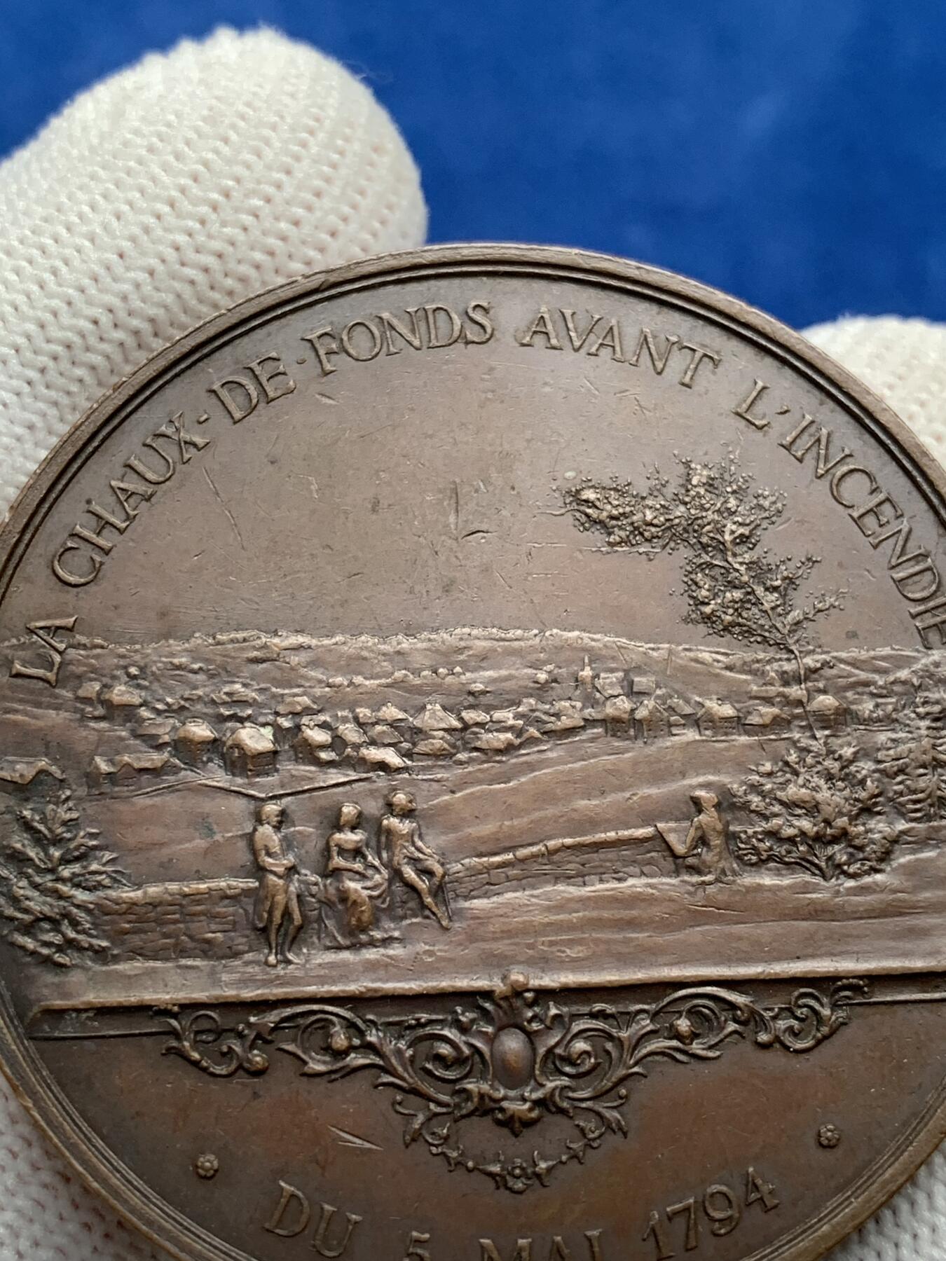 《竞宝斋》第277场- 周日，周一 2场连拍 （全场包邮） 瑞士1894年拉绍德封大火重建百年纪念大铜章 50.7mm 79克