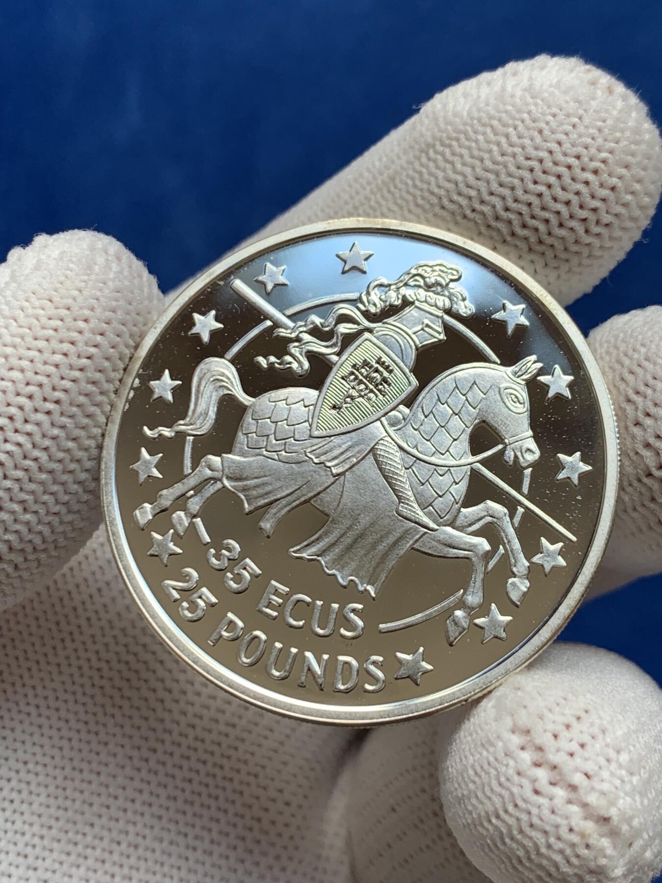 《竞宝斋》第277场- 周日，周一 2场连拍 （全场包邮） 1992年直布罗陀35ECU精制银币 25磅 双面转光UNC状态