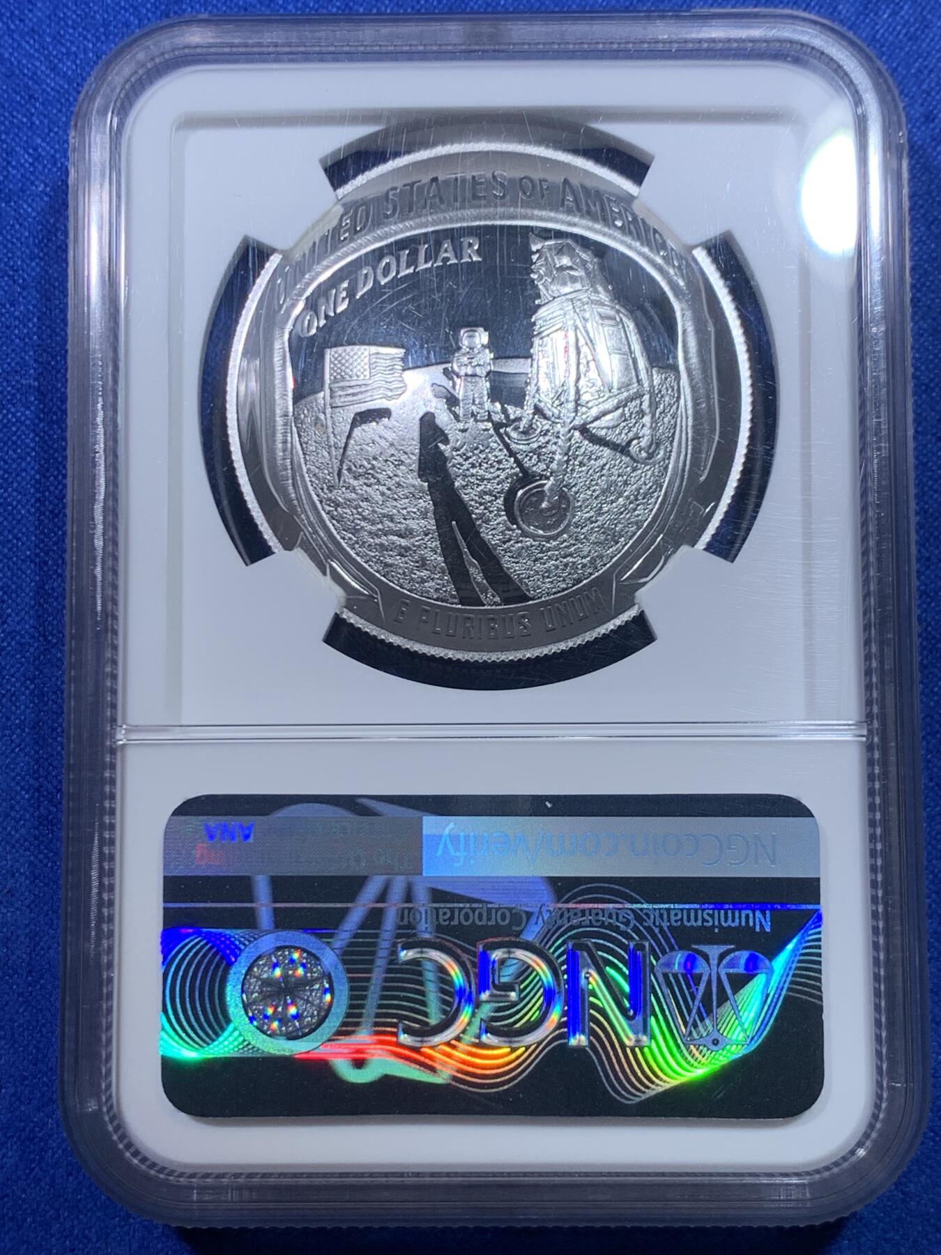 《竞宝斋》第277场- 周日，周一 2场连拍 （全场包邮） 首期NGC PF70UC 美国2019年阿波罗11号登月50周年精制银币 2021年度克劳斯世界硬币大奖赛之年度最佳时事币 限量不可多得 精制币 26.73克 999银 38.1mm