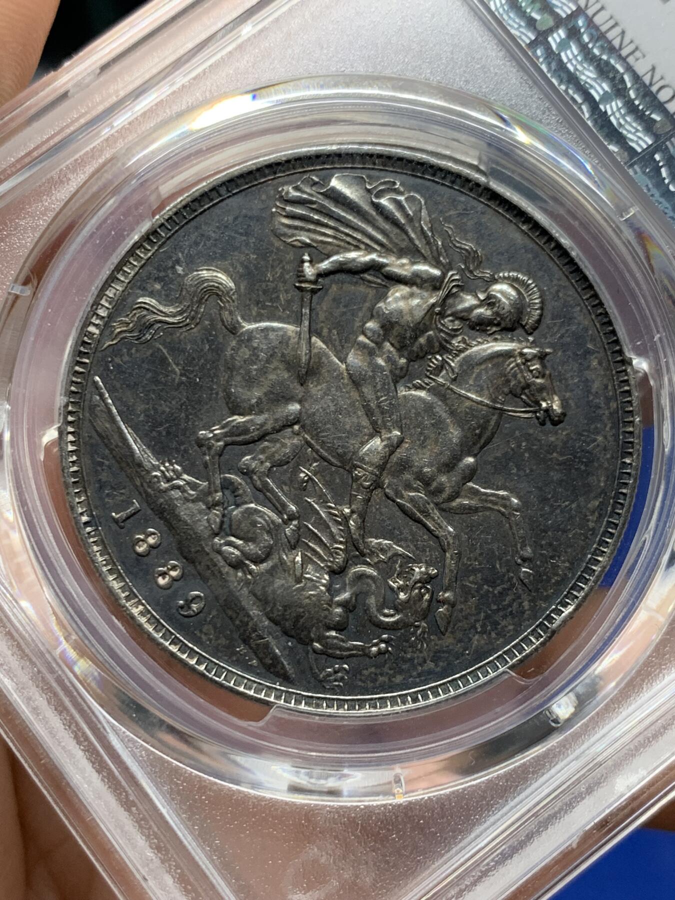 《竞宝斋》第277场- 周日，周一 2场连拍 （全场包邮） PCGS AUD 英国1889年披纱马剑克朗银币 双面深包浆