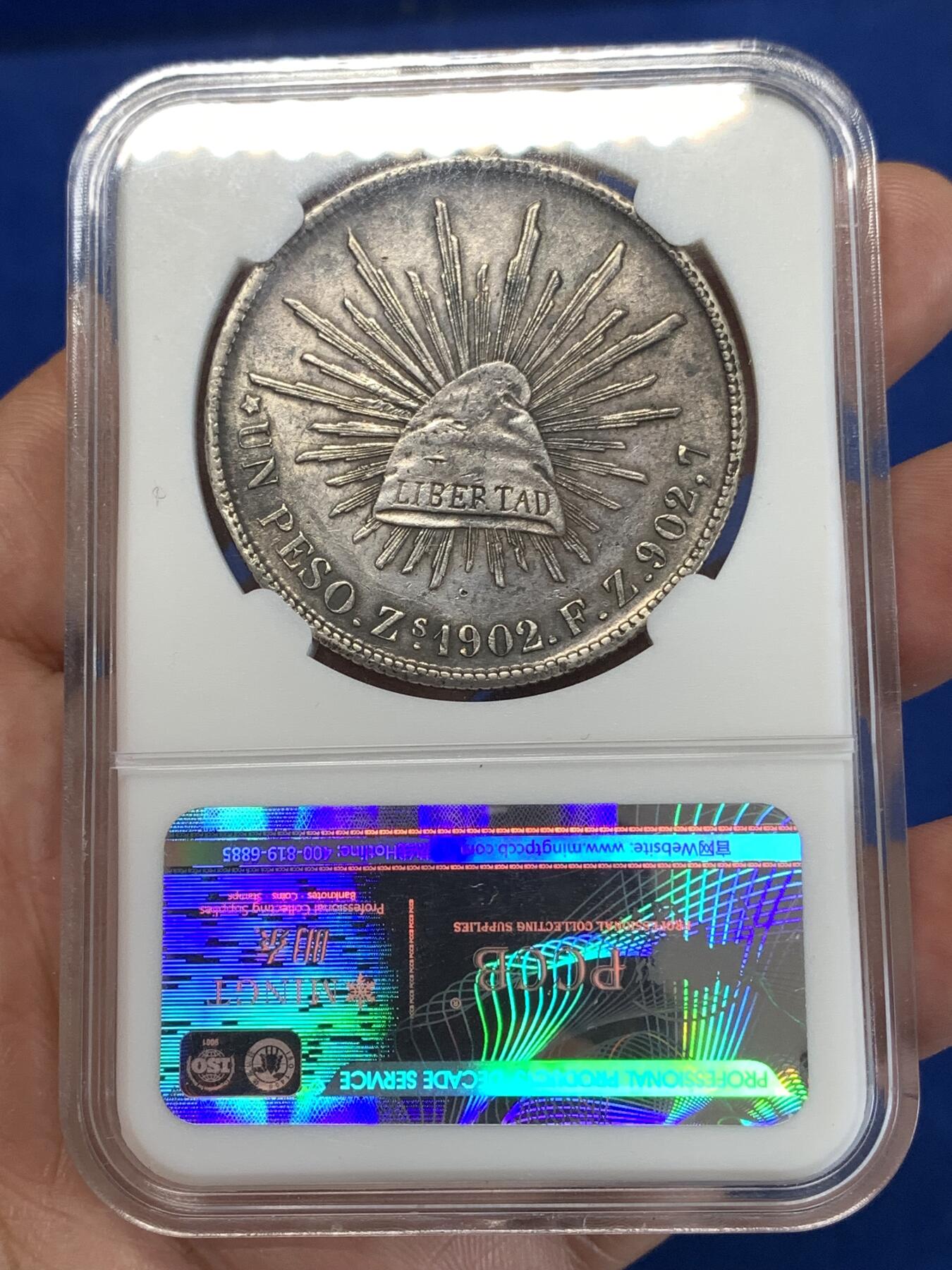 《竞宝斋》第277场- 周日，周一 2场连拍 （全场包邮） 1902年墨西哥直边鹰洋1比索 版别zs fz 原公博au拆盒 整体深打羽毛清晰 细节见图