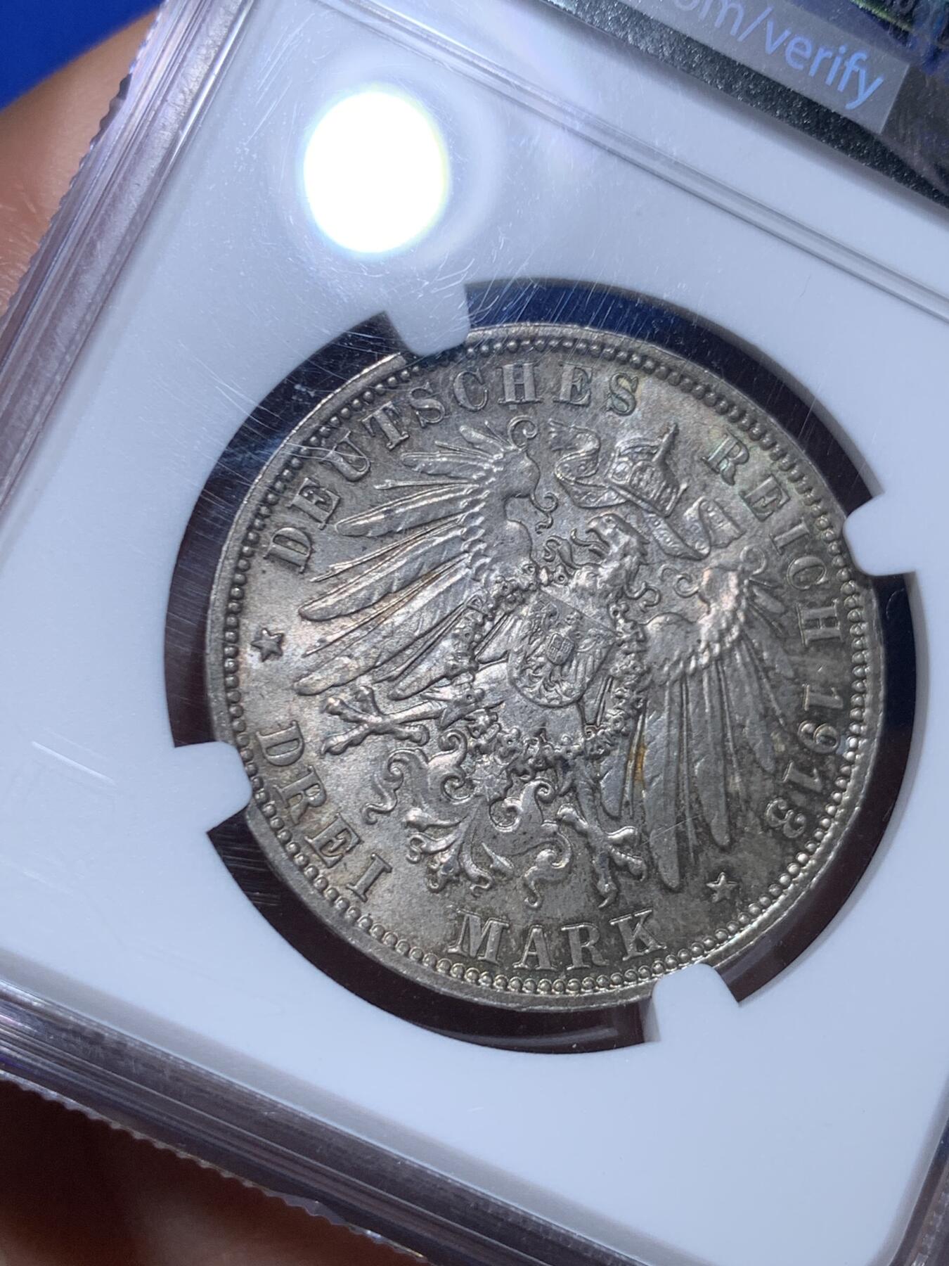 《竞宝斋》第277场- 周日，周一 2场连拍 （全场包邮） NGC UNCD 德国萨克森1913年莱比锡纪念碑3马克银币 孔雀蓝绿彩