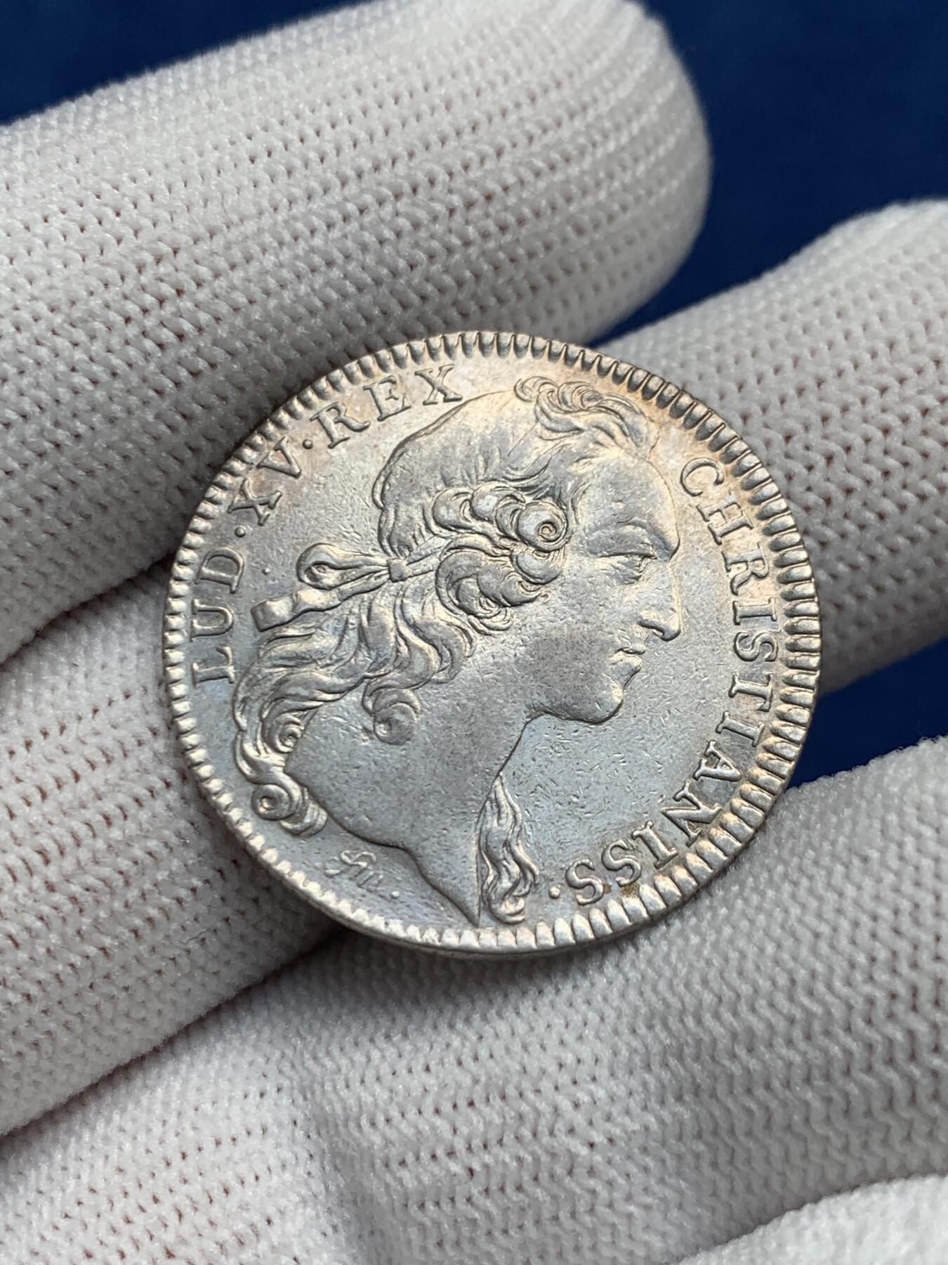 《竞宝斋》第277场- 周日，周一 2场连拍 （全场包邮） 法国1742路易十五布列塔尼市银质代币 6.91g 28.6mm