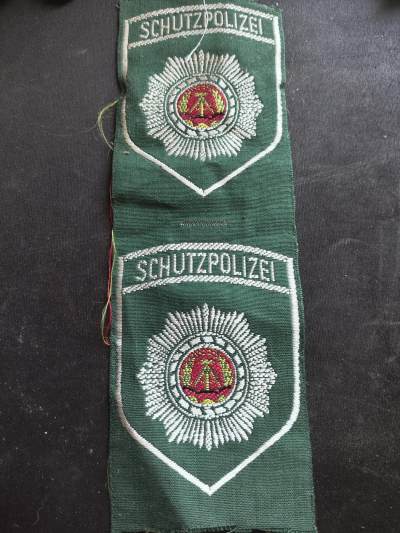 2024第七次拍卖 - 东德警察衬衣臂章两枚
