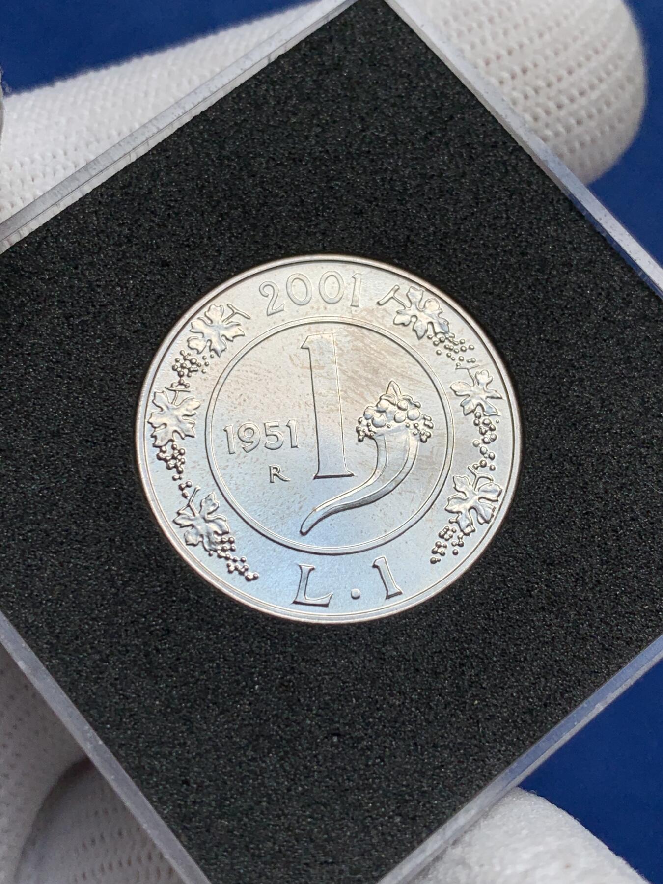 《竞宝斋》第277场- 周日，周一 2场连拍 （全场包邮） 两枚一组 意大利2001年最后的里拉银币