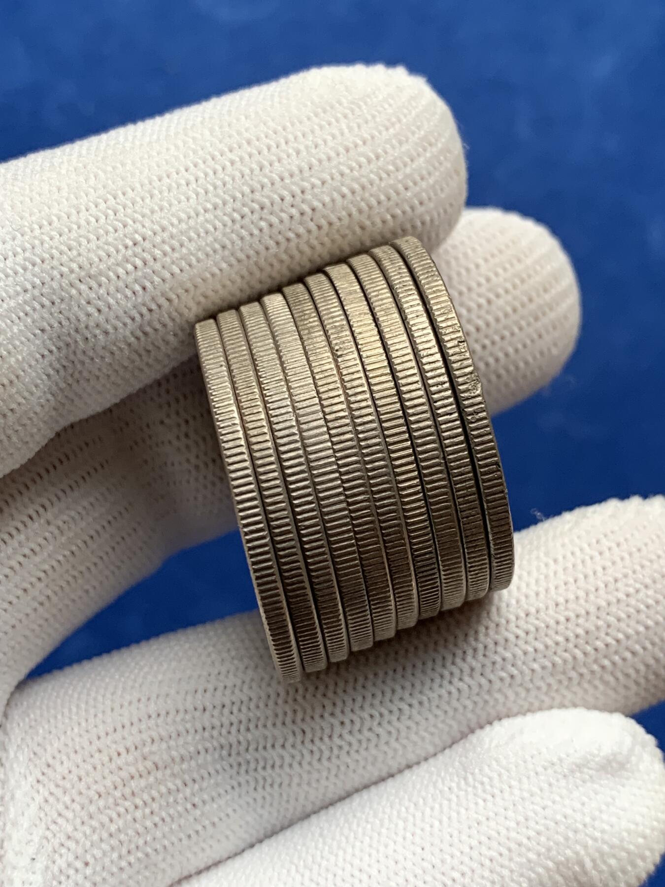 《竞宝斋》第277场- 周日，周一 2场连拍 （全场包邮） 10枚一组 中国1981壹圆长城币 细节见图