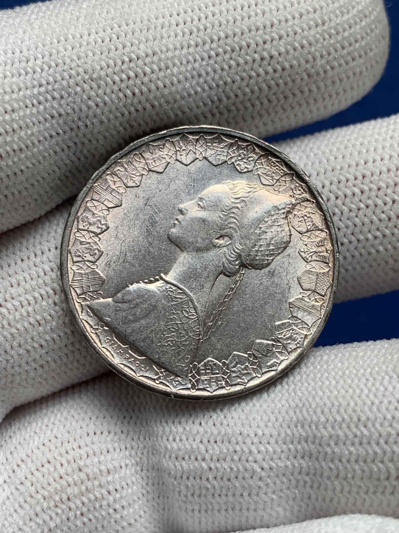 《竞宝斋》第277场- 周日，周一 2场连拍 （全场包邮） 两枚一组 意大利美女帆船500里拉银币 未使用品