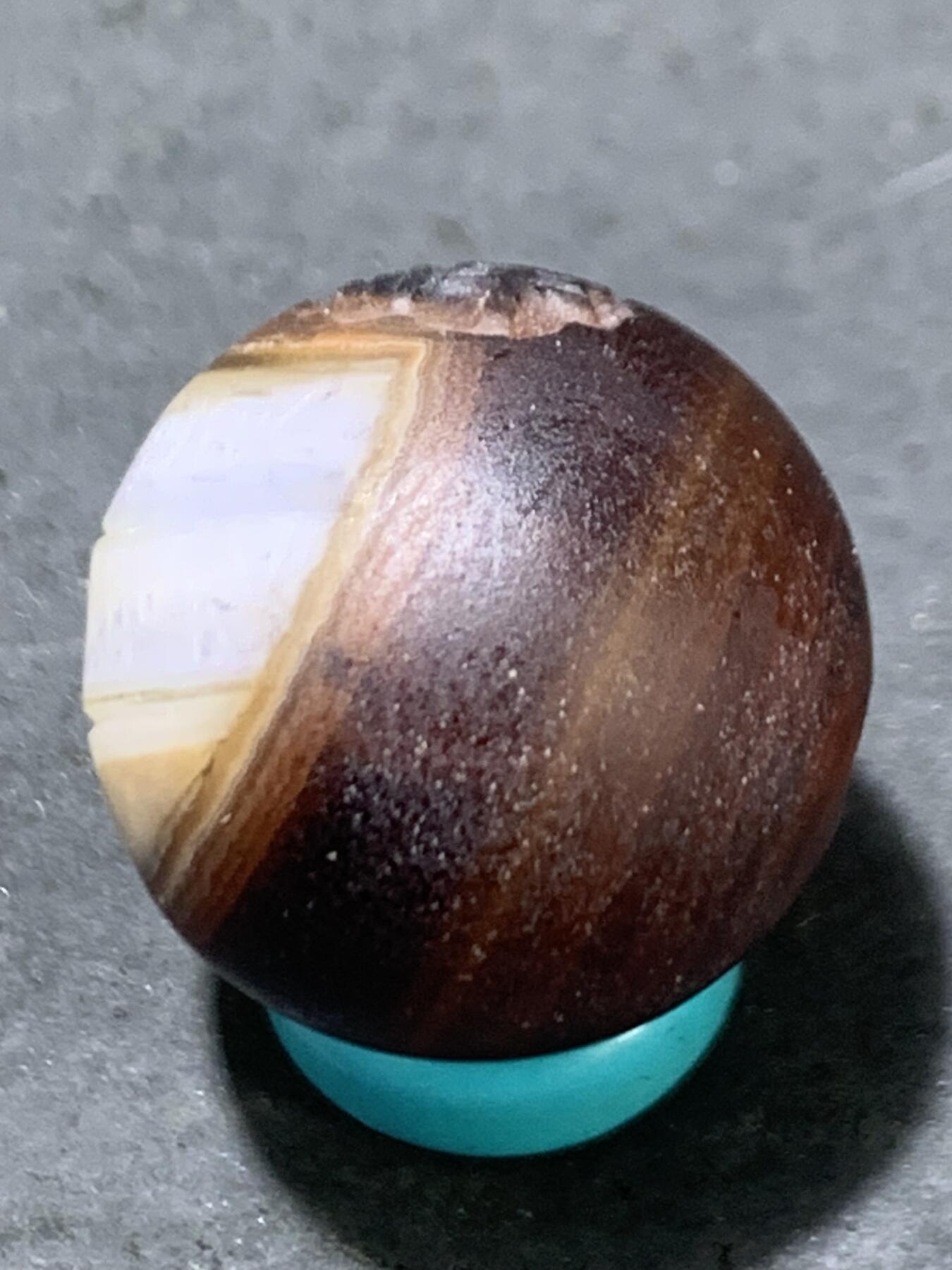 精美亚光缠丝玛瑙手工雕刻禅字珠一颗，