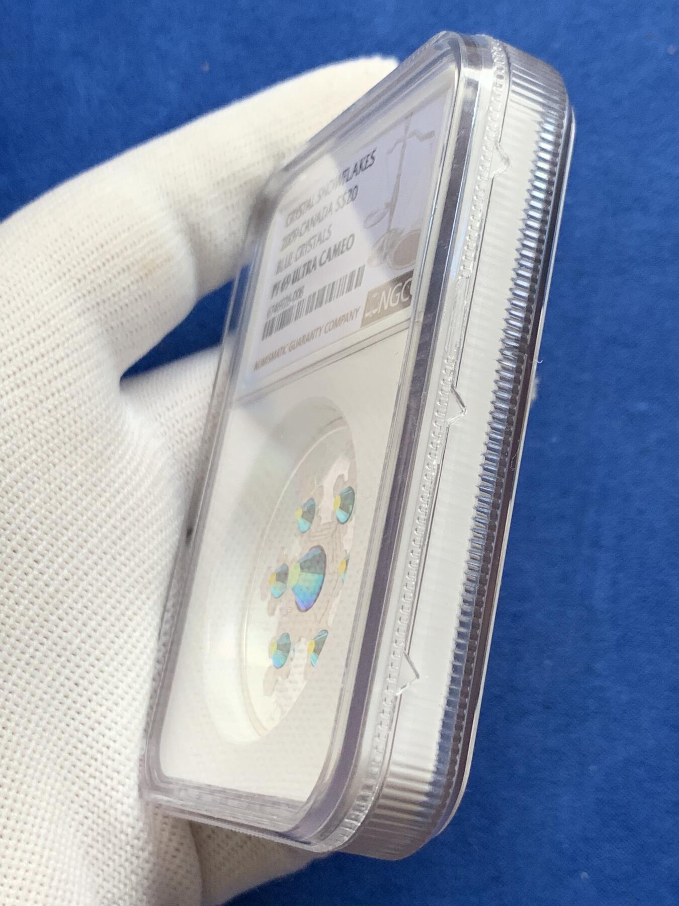 《竞宝斋》第277场- 周日，周一 2场连拍 （全场包邮） NGC PF69UC 加拿大2009年雪花镶嵌币 20加元纪念银币 2011年度克劳斯世界硬币大奖赛之年度最佳银币奖 限量不可多得 带盒 精制币 31.39克 999银 38mm