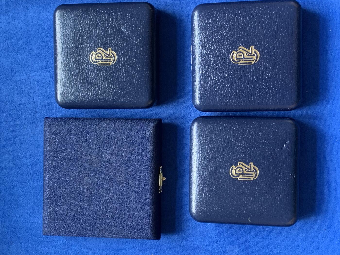 《竞宝斋》第277场- 周日，周一 2场连拍 （全场包邮） 5枚一组 意大利花神与动物精制银币 1000里拉1枚+500里拉3枚+200里拉1枚 4盒4证 835银