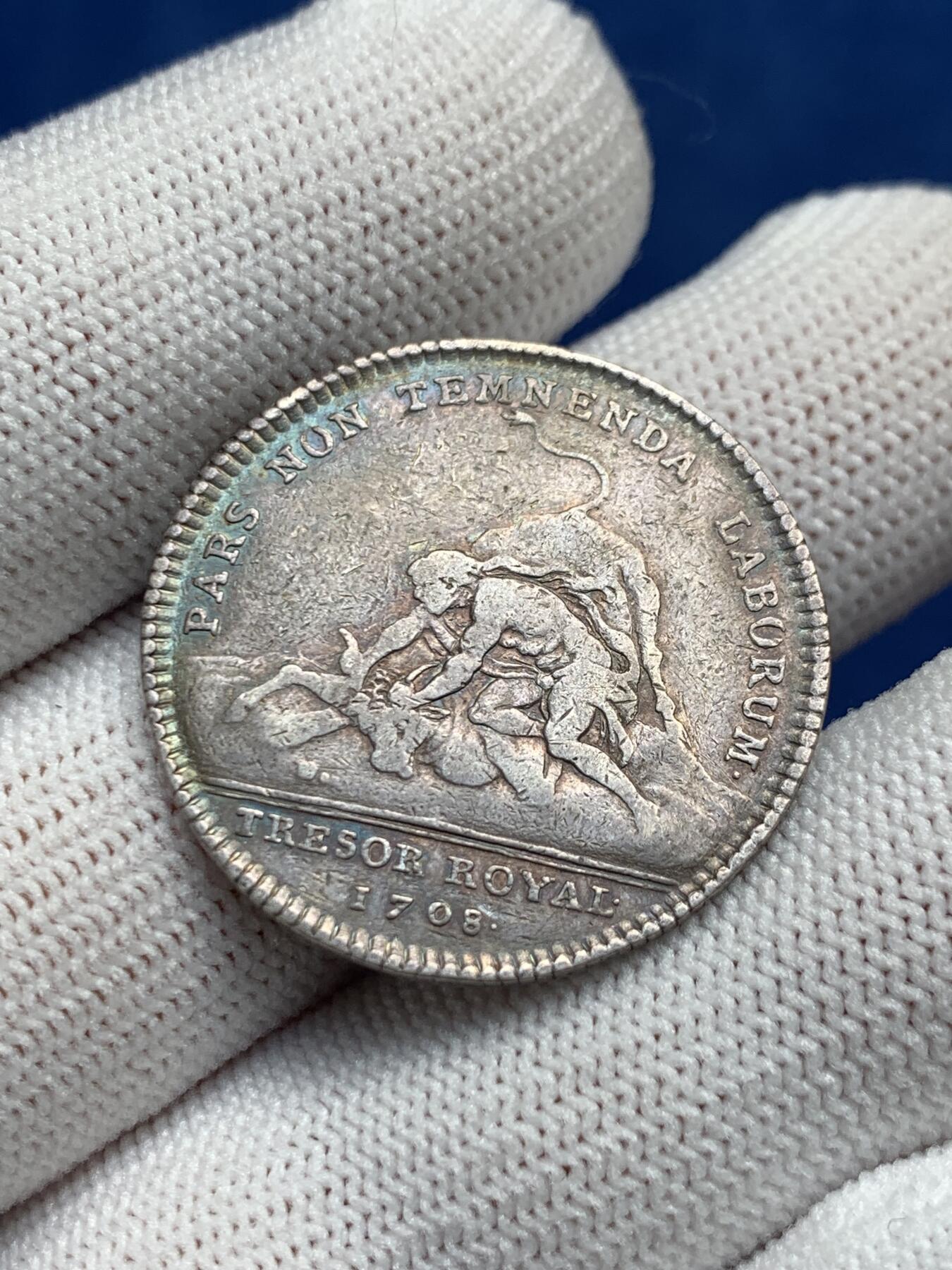 《竞宝斋》第277场- 周日，周一 2场连拍 （全场包邮） 法国1708路易十四皇家宝藏银质代币 7.40g 28.8mm