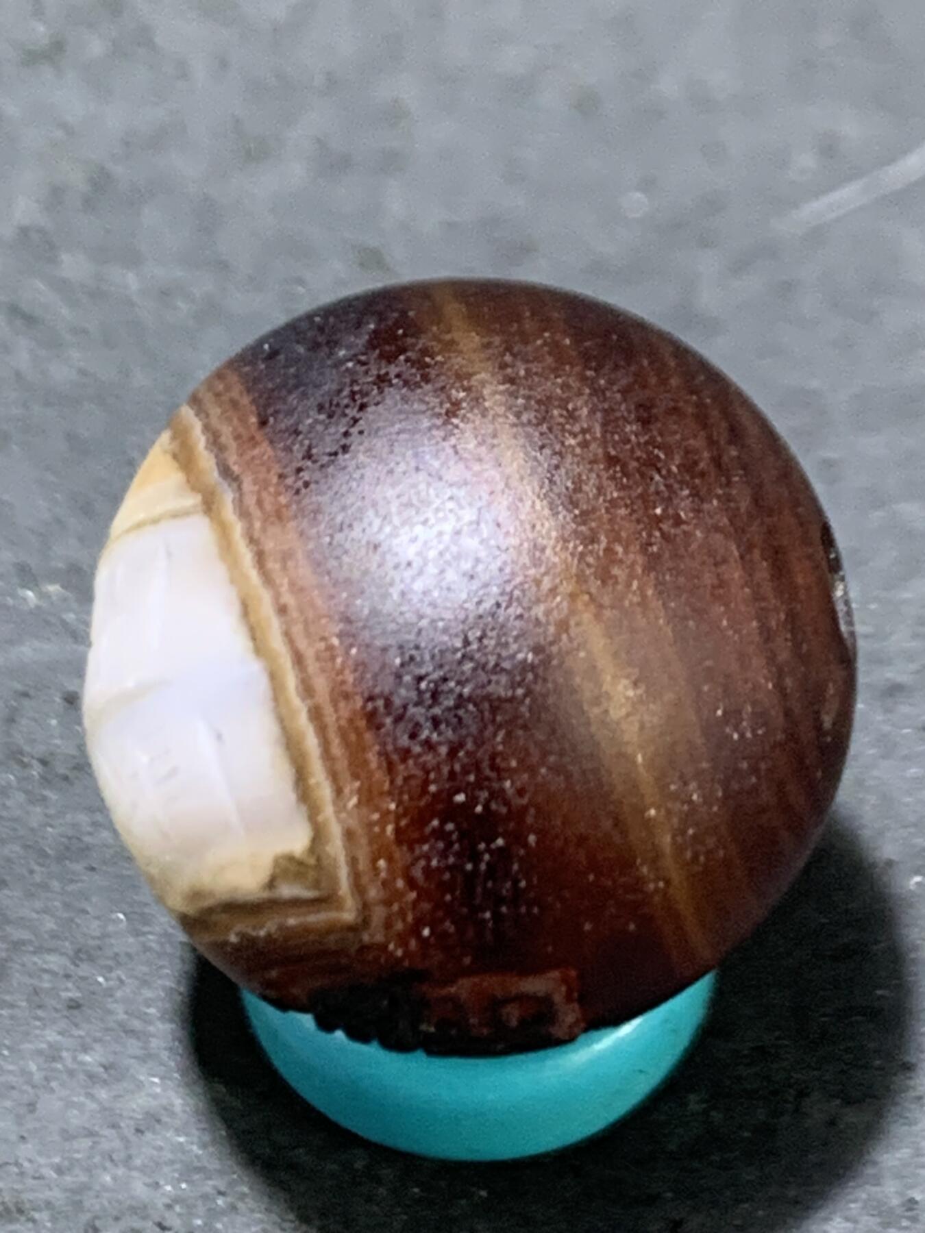 精美亚光缠丝玛瑙手工雕刻禅字珠一颗，