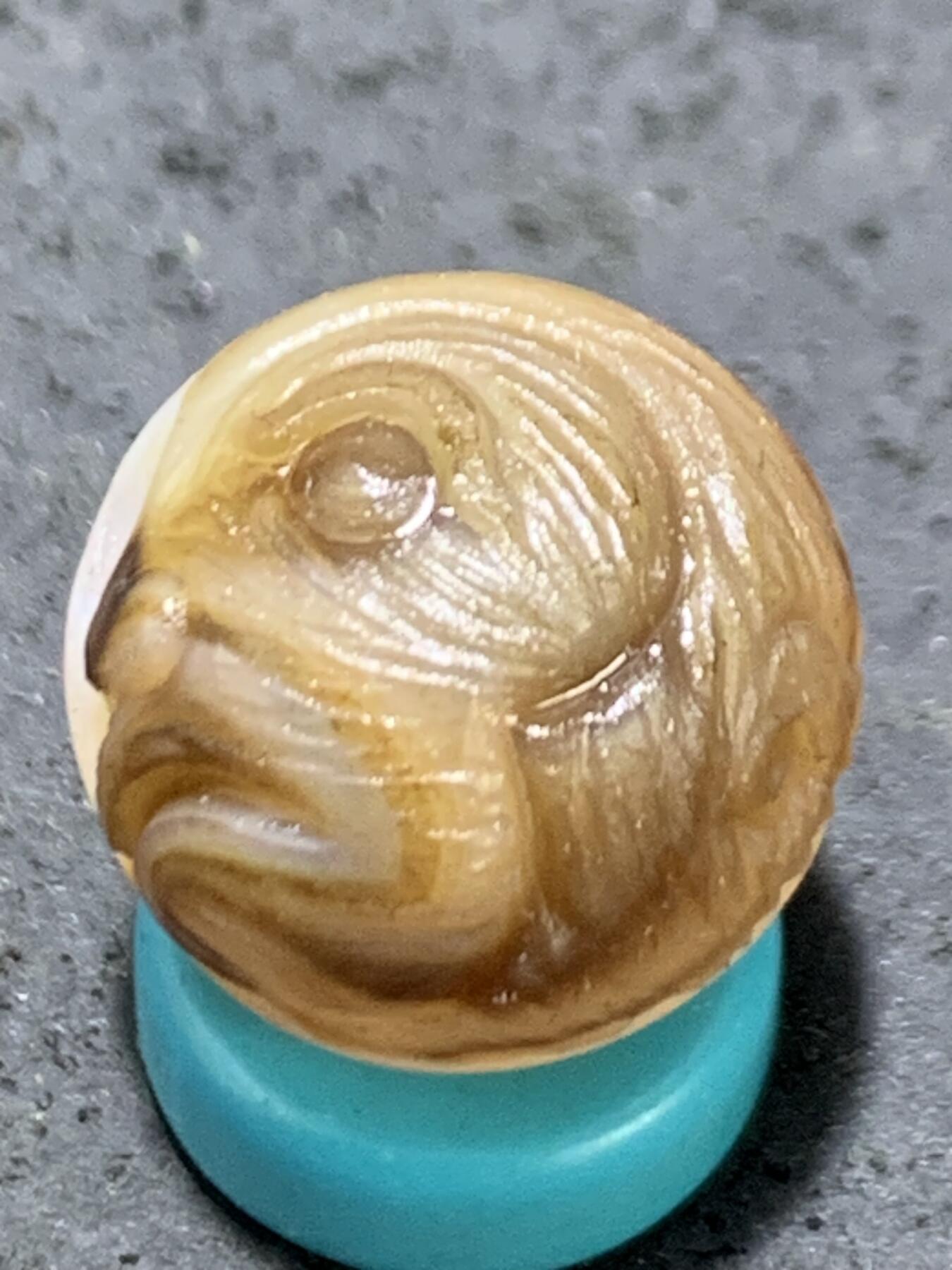 精美高玉化亚光海洋玉髓手工俏色巧雕灵猴圆珠一个！