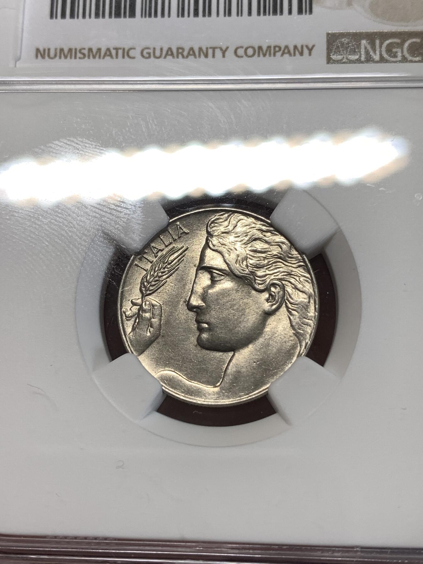 《竞宝斋》第277场- 周日，周一 2场连拍 （全场包邮） NGC MS62 1921R意大利20C 非常经典的图案设计 正反面的人物浮雕感都很强 形象立体 栩栩如生 镍币工艺问题 出分很难