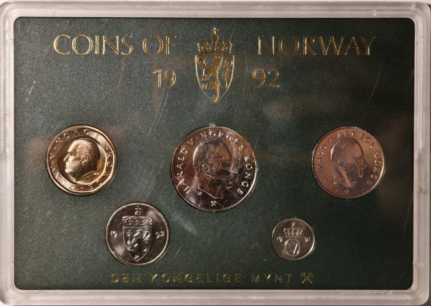 紫瑗钱币——第382期拍卖 挪威 1992年 流通硬币 5枚套 带一枚纪念币 造币厂原盒