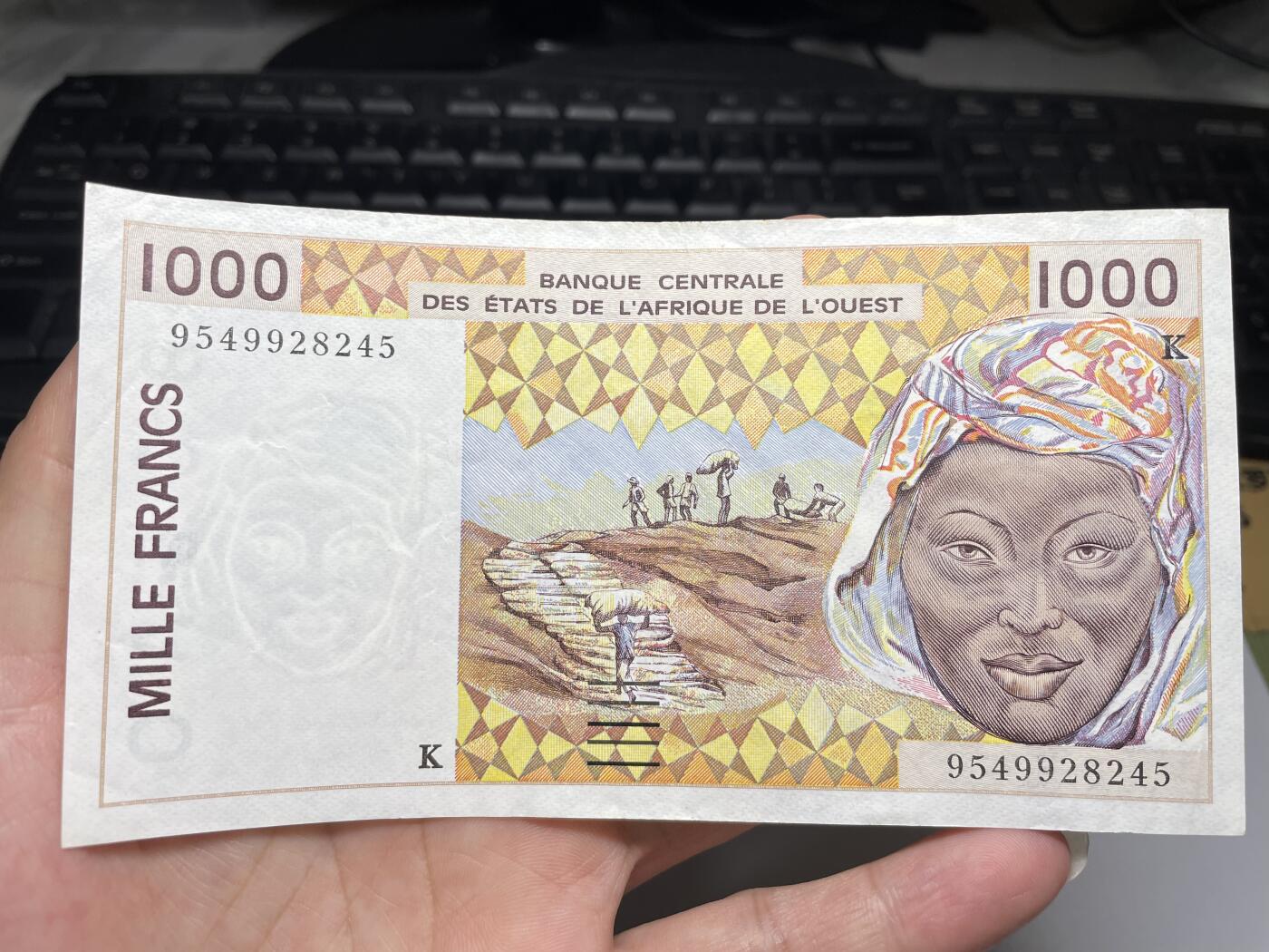 2024年集古藏今外币拍卖第八期-第10场—（总第80拍）-纸币专场，本场拍完结算发货，本期寄存的2-3天内完成发货，再进行下一期拍卖。 1990年西非布基纳法索1000法郎