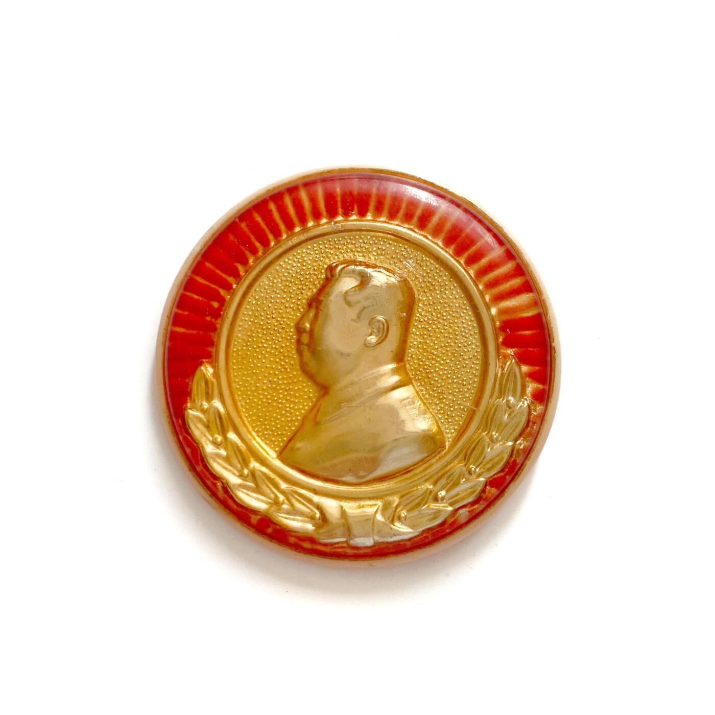 罕见经典版本 70年代初期金日成像章 罕见经典版本 70年代初期金日成像章