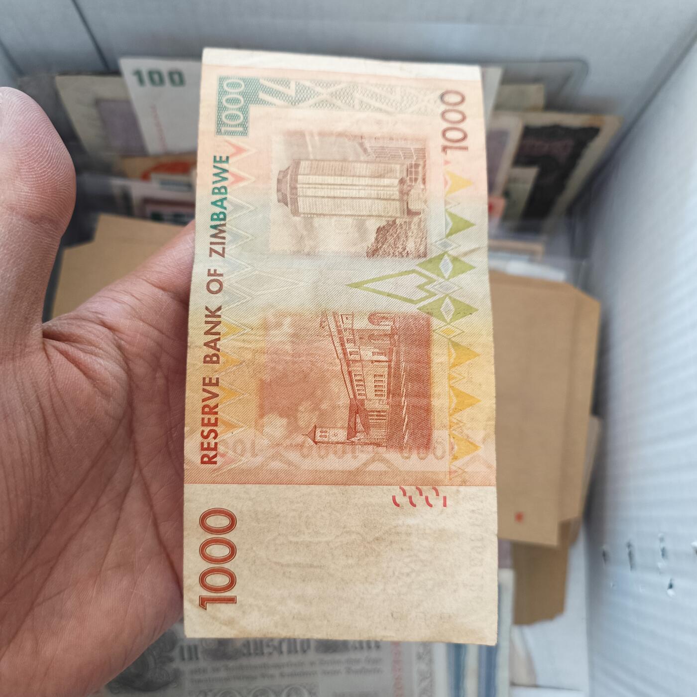 泡泡堂微拍第335幕捡漏可累计专场👿👿，累计满五十元包邮，接受代拍业务 津巴布韦1000元