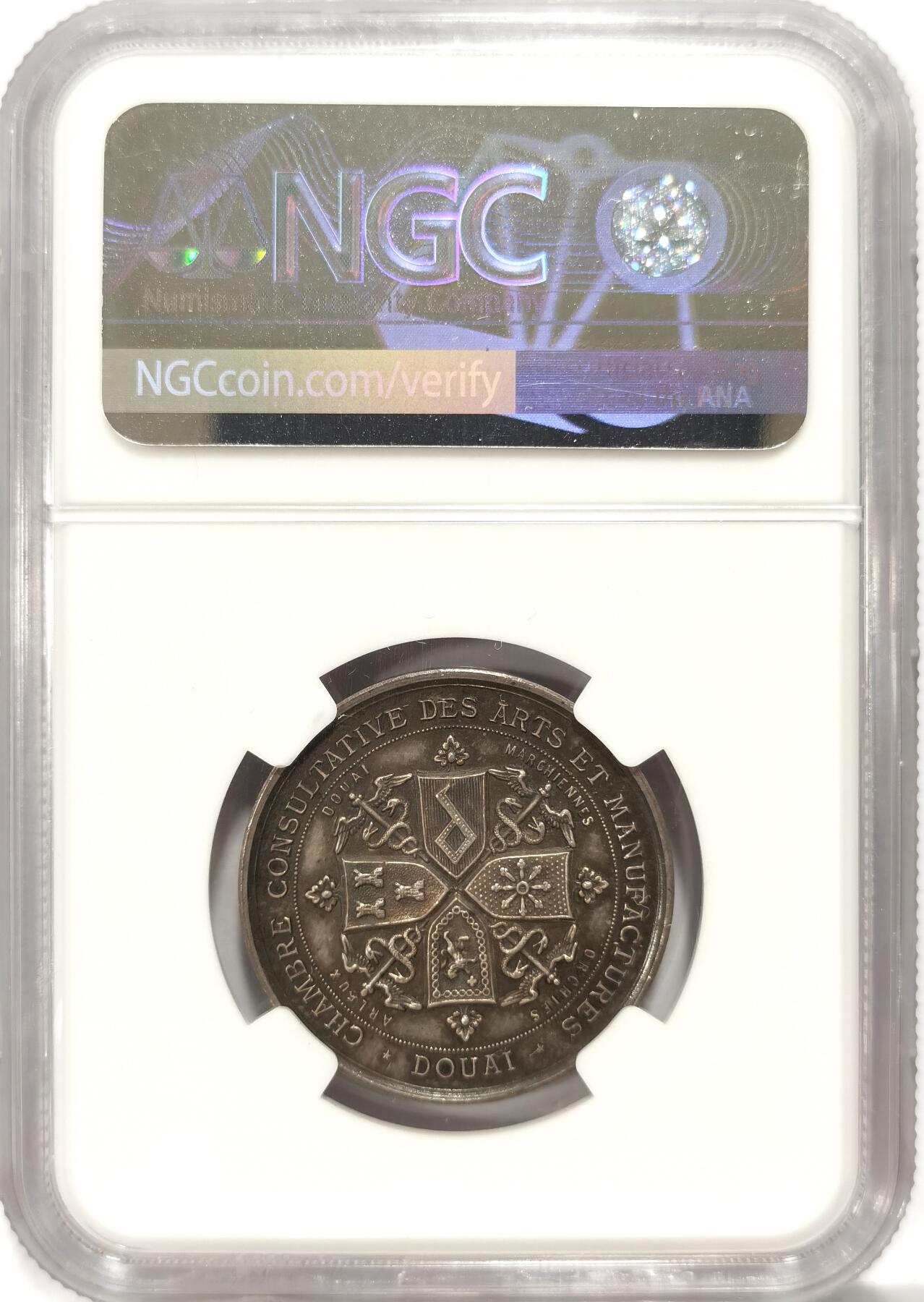【麦稀奇世界钱币展】博洋堂“流萤染夏”六月精品专场暨第081期（全场包邮） NGC MS64 1862年法国艺术博览会纪念银章一枚，纯黑色五彩包浆状态极佳，细节突出，结构端庄典雅，具有鲜明的西方艺术色彩。此枚出自2023年南京三省秋拍，1380元成交