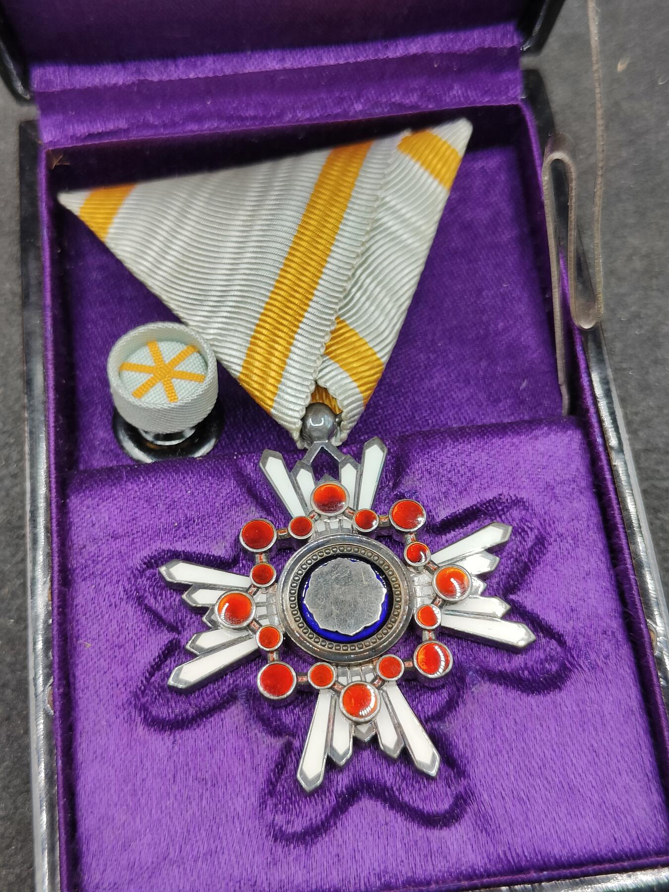 全场0元起拍 第165期 咸鱼国勋章拍卖专场 6月16日（周日）下午6：00开始 日本战时 美品 六等瑞宝章银制带盒略