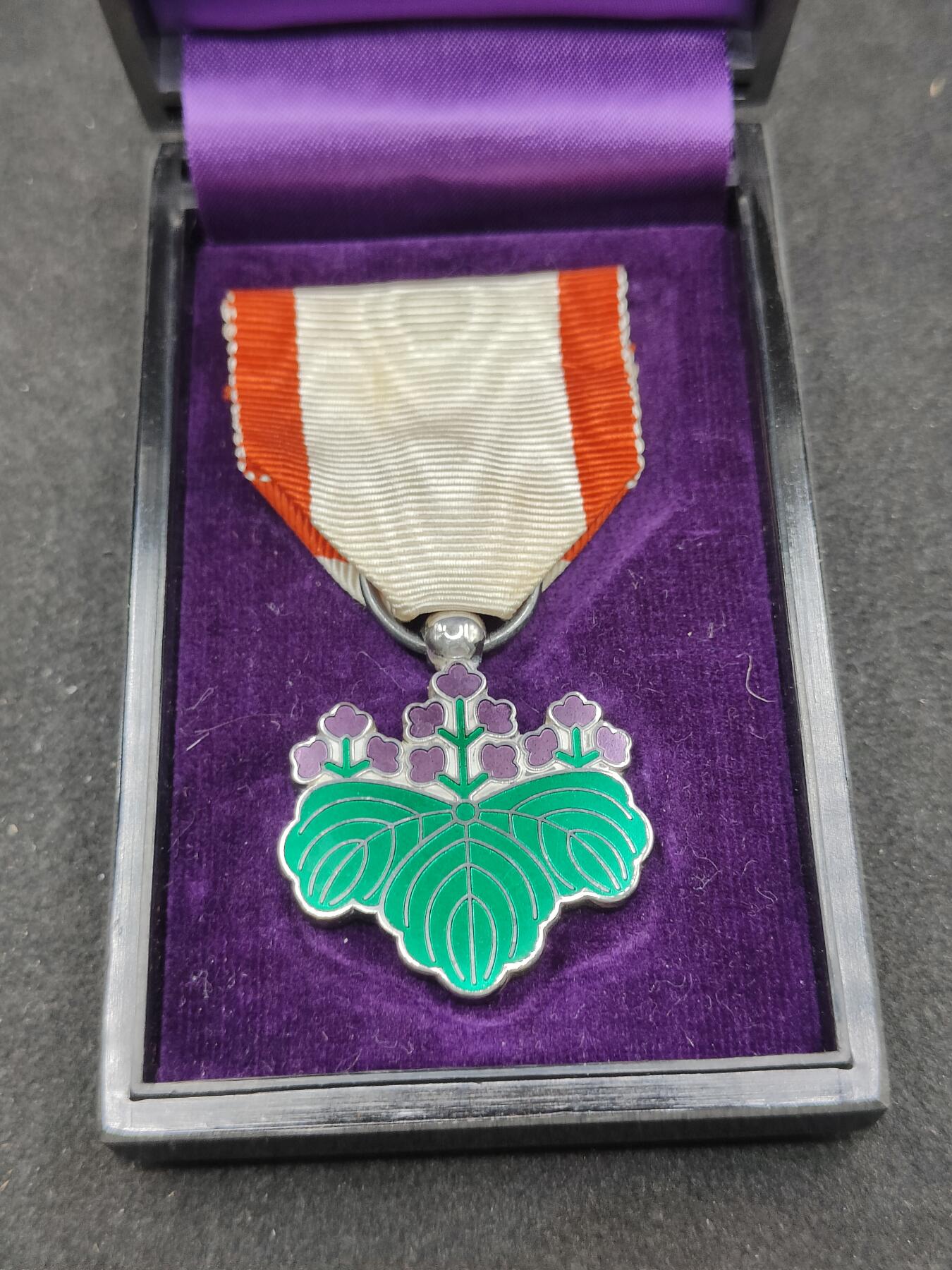 全场0元起拍 第165期 咸鱼国勋章拍卖专场 6月16日（周日）下午6：00开始 美品 日本战后青叶章 纯银带盒