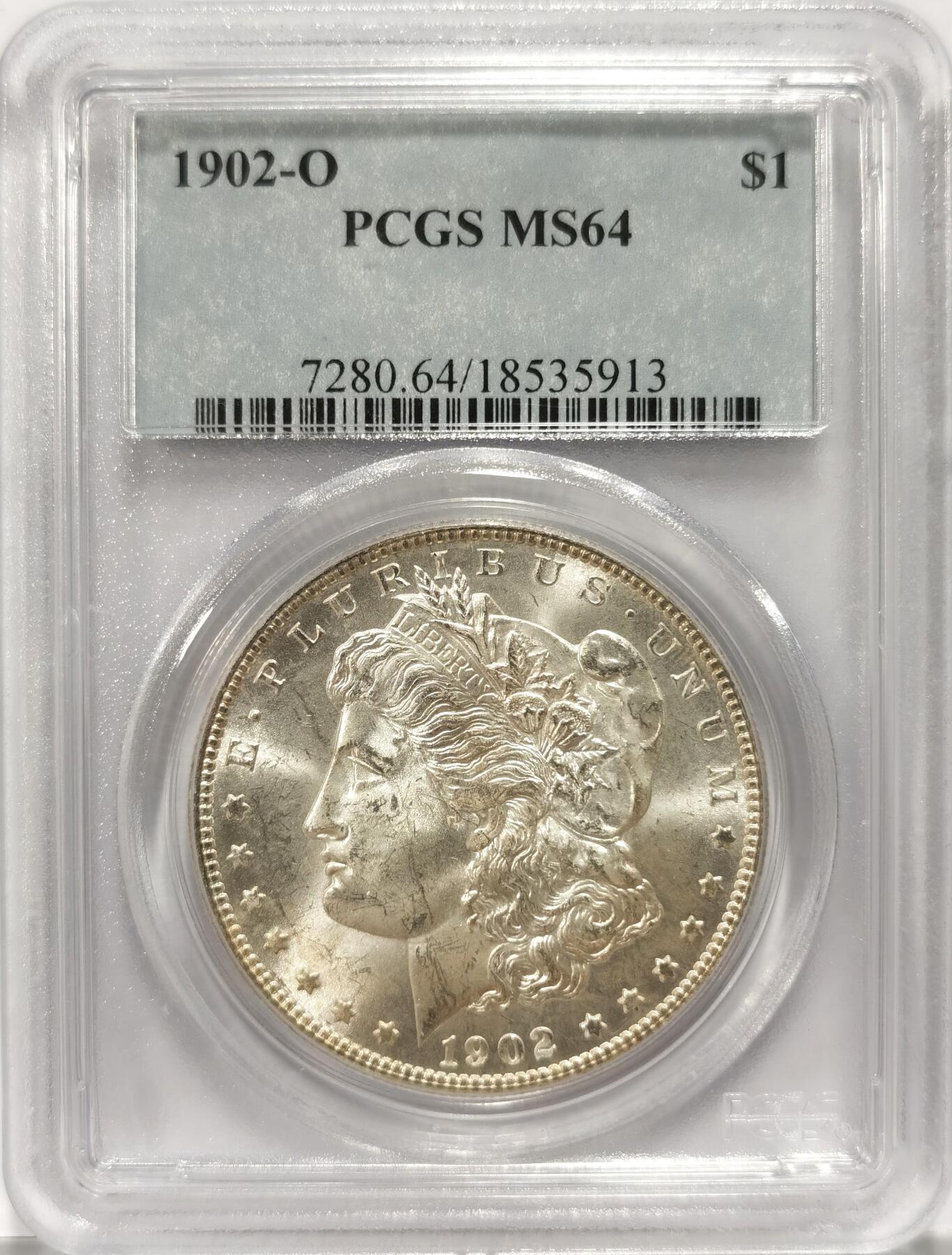 【麦稀奇世界钱币展】博洋堂“流萤染夏”六月精品专场暨第081期（全场包邮） 1902年美国摩根银币O版PCGS-MS64，原汁原味老包浆，包浆醇厚润泽，币面清爽干净又漂亮，打制精美，PC经典小白盒老盒严评无官网图，市场上比较稀少年份的摩根银币