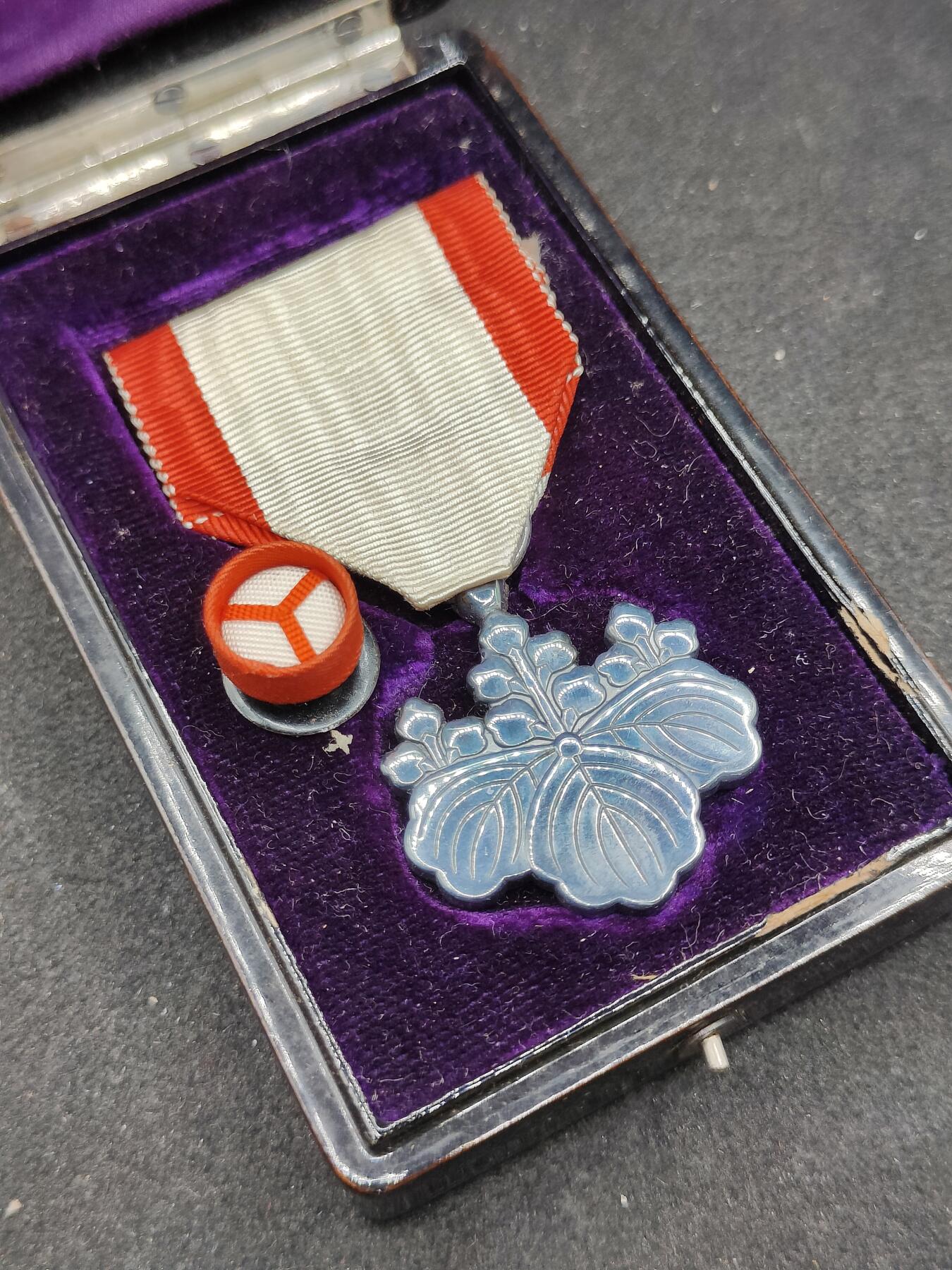 全场0元起拍 第165期 咸鱼国勋章拍卖专场 6月16日（周日）下午6：00开始 日本战时 八等白叶章银制带盒略