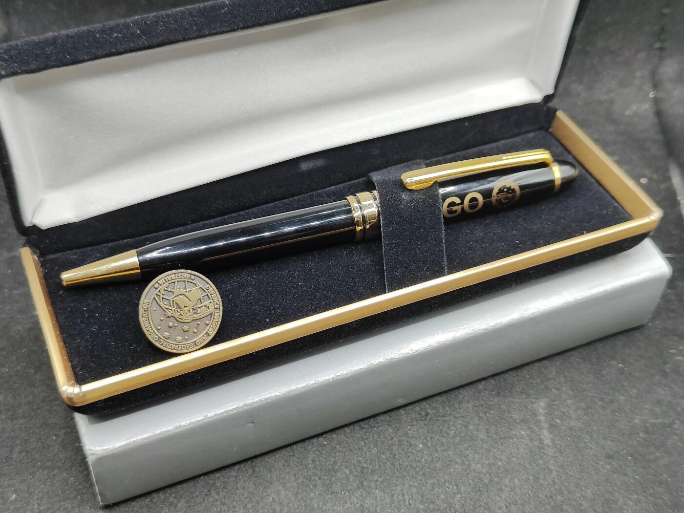 全场0元起拍 第165期 咸鱼国勋章拍卖专场 6月16日（周日）下午6：00开始 澳大利亚情报分析部门圆珠笔 带徽章 可使用