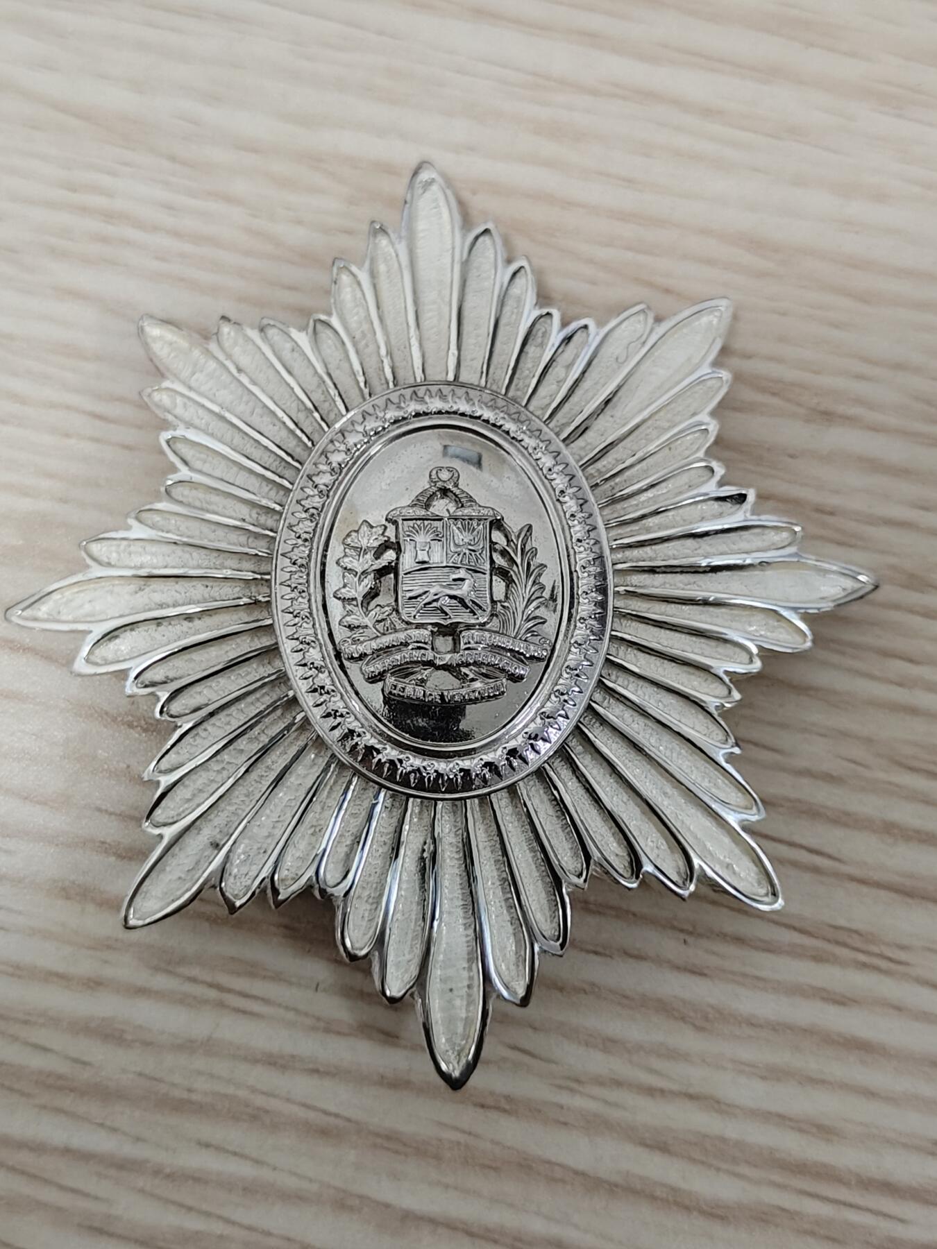 全场0元起拍 第165期 咸鱼国勋章拍卖专场 6月16日（周日）下午6：00开始 委内瑞拉最高荣誉 解放者勋章星芒 玻利瓦尔勋章