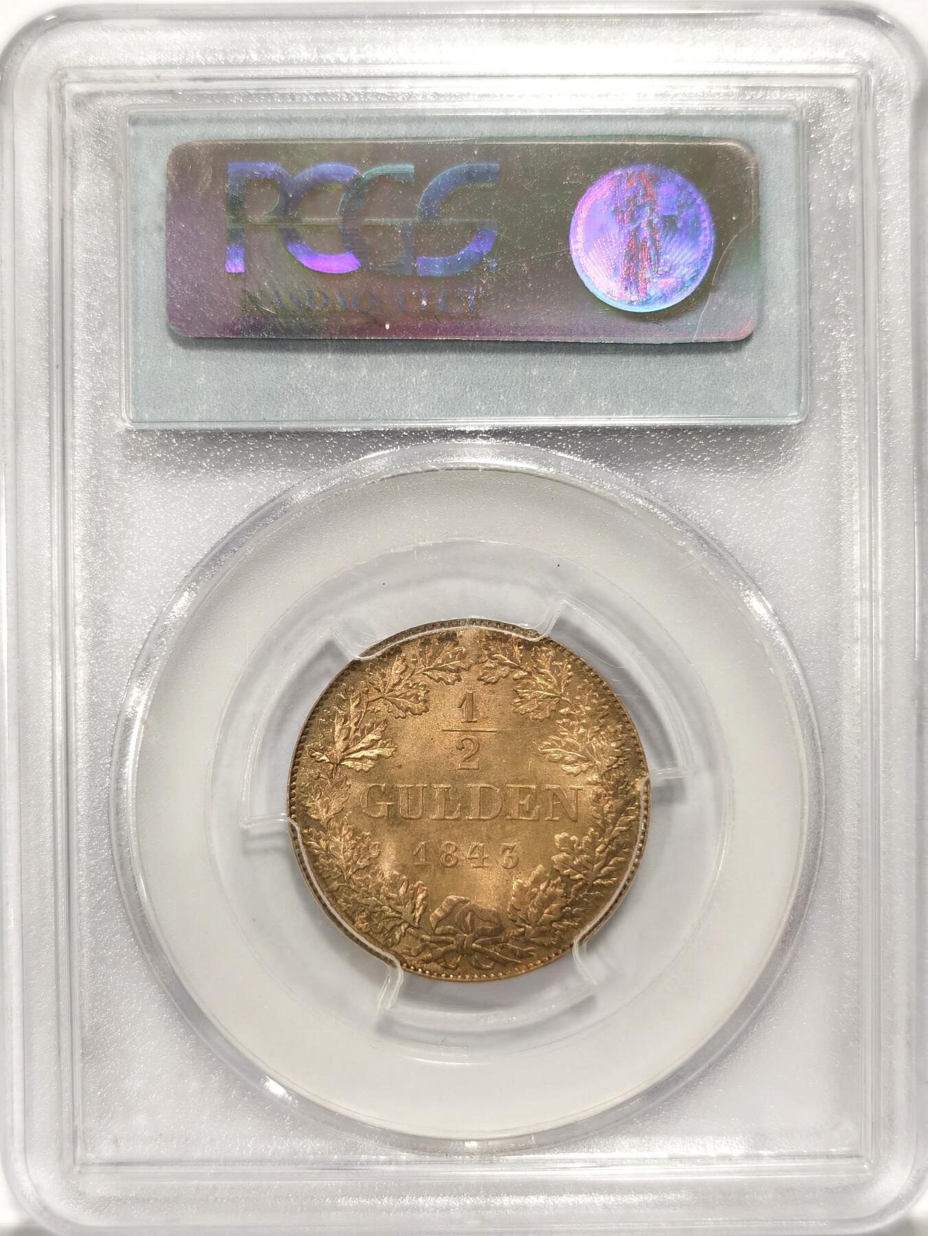 【麦稀奇世界钱币展】博洋堂“流萤染夏”六月精品专场暨第081期（全场包邮） PCGS MS65 德国达姆斯坦特1843年1/2流通盾 金色包浆，经典老P盒，巴黎评级标签 P榜冠军分