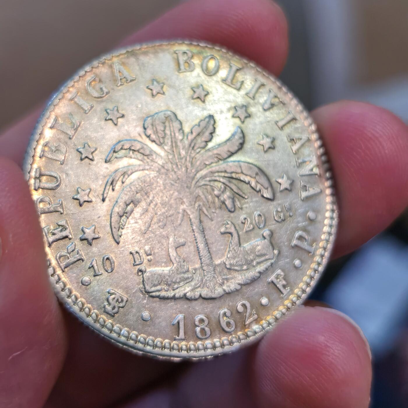 【麦稀奇世界钱币展】博洋堂“流萤染夏”六月精品专场暨第081期（全场包邮） 1862年玻利维亚8索尔银币 原光闪耀的品相 少见昂贵的品种 少见的边齿+凹边铭“苏克雷1824阿亚库乔”玻利瓦尔头像 羊驼 波多西厂