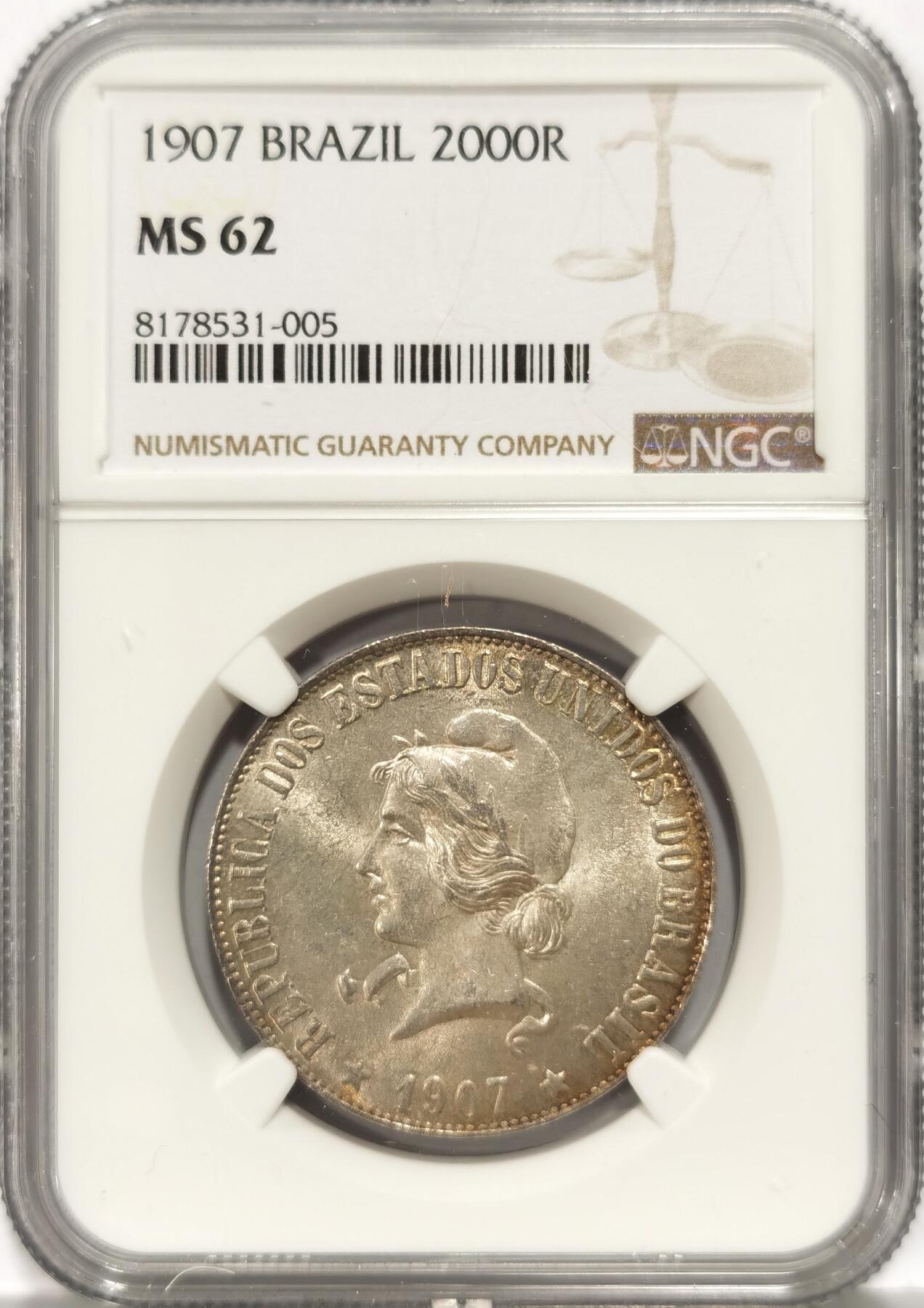 【麦稀奇世界钱币展】博洋堂“流萤染夏”六月精品专场暨第081期（全场包邮） NGC MS62 巴西1907年自由女神2000瑞思银币 车轮光状态带淡淡的黄色包浆 美洲女神银币一直热门