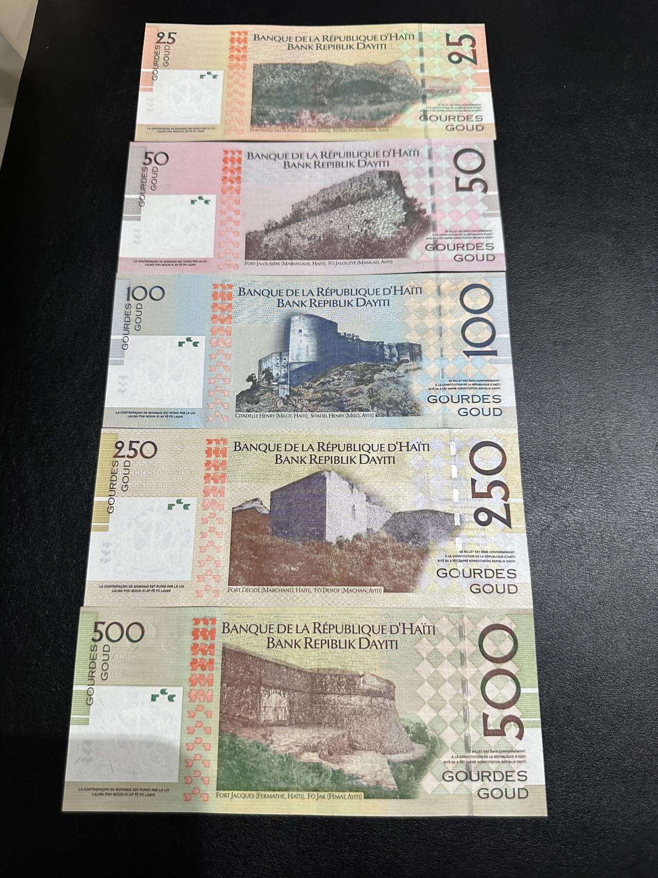 《外钞收藏家》第三百七十九期（连拍第一场） 2004年海地25-500古德 五张一起 全新UNC A冠 全同号 百位号