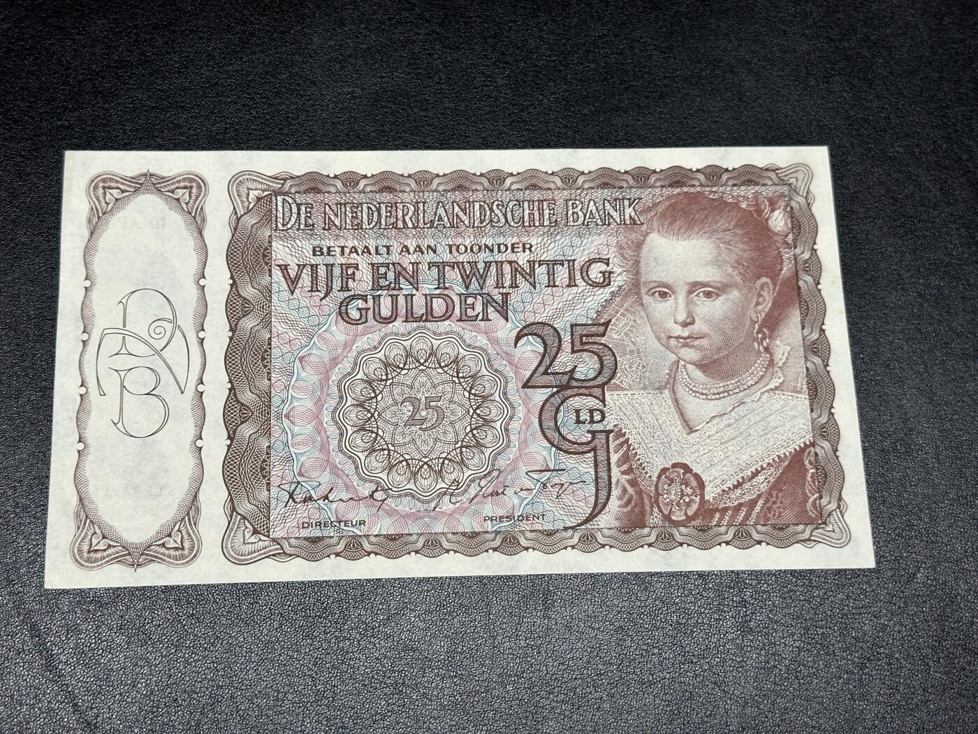 《外钞收藏家》第三百七十九期（连拍第一场） 1944年荷兰25盾 UNC- 两个角有问题