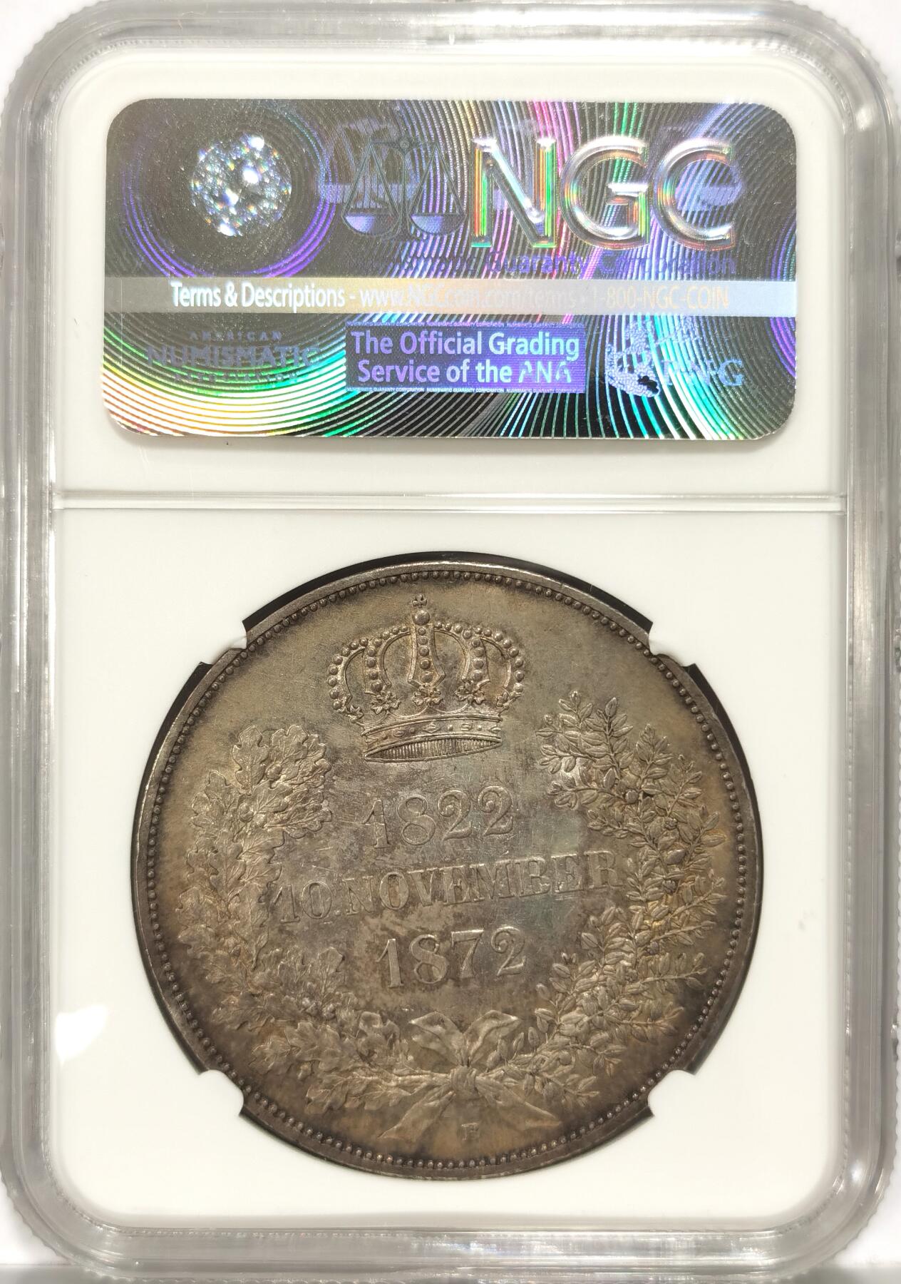 【麦稀奇世界钱币展】博洋堂“流萤染夏”六月精品专场暨第081期（全场包邮） NGC MS63 1872年德国萨克森金婚2泰勒 德国各邦国在1871年统一，建立德意志帝国，帝国议会在1871年12月4日通过了第一部帝国硬币法，统一了1871年前各邦国各不相同的货币系统。货币改为马克，这枚是德国最后一枚2泰勒，属于2泰勒的关门币，值得收藏纪念。