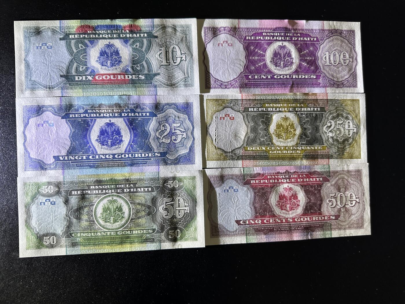 《外钞收藏家》第三百七十九期（连拍第一场） 2000和2003年海地10-500古德 六张一起 全新UNC