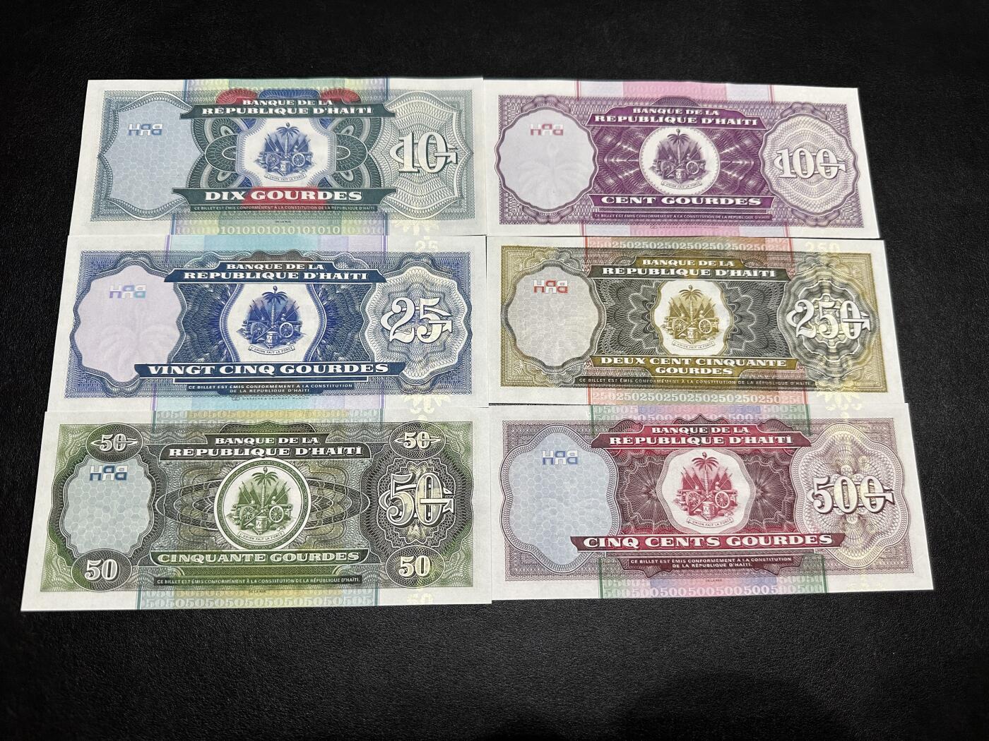 《外钞收藏家》第三百七十九期（连拍第一场） 2000和2003年海地10-500古德 六张一起 全新UNC