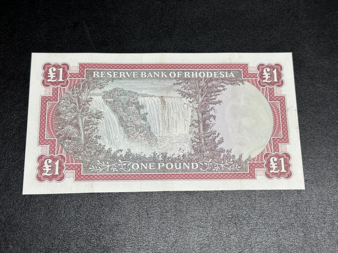 《外钞收藏家》第三百七十九期（连拍第一场） 1968年罗得西亚1镑 AU品相 精美小女王钞