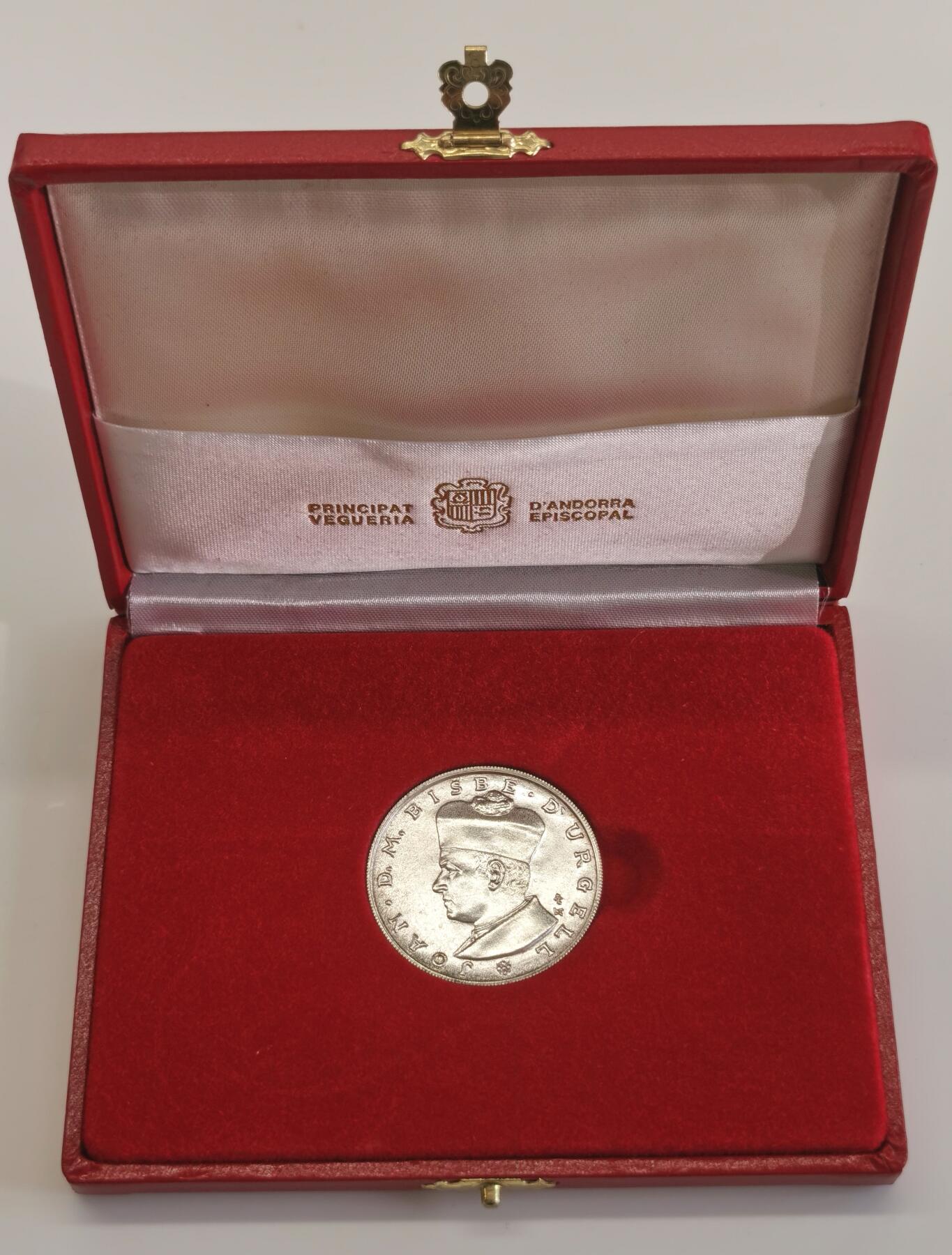 【麦稀奇世界钱币展】博洋堂“流萤染夏”六月精品专场暨第081期（全场包邮） 1984年安道尔纪念币，带原盒，重量20.4克，直径38毫米