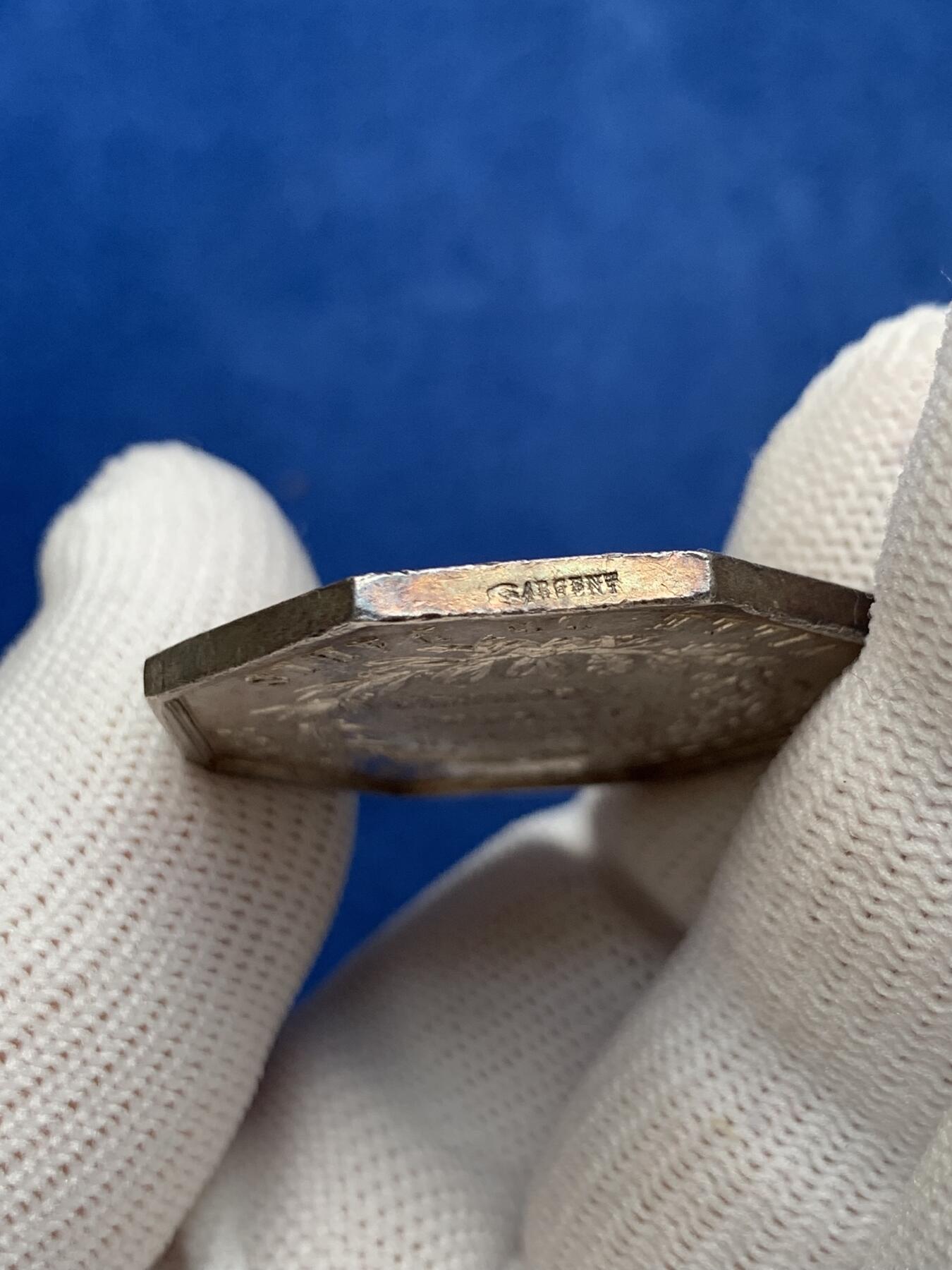 《竞宝斋》第281场- 周日，周一 ，周二3场连拍 （全场包邮） 法国八角银质代币，巴黎贴现银行，18.90g，34.7mm，手指边铭