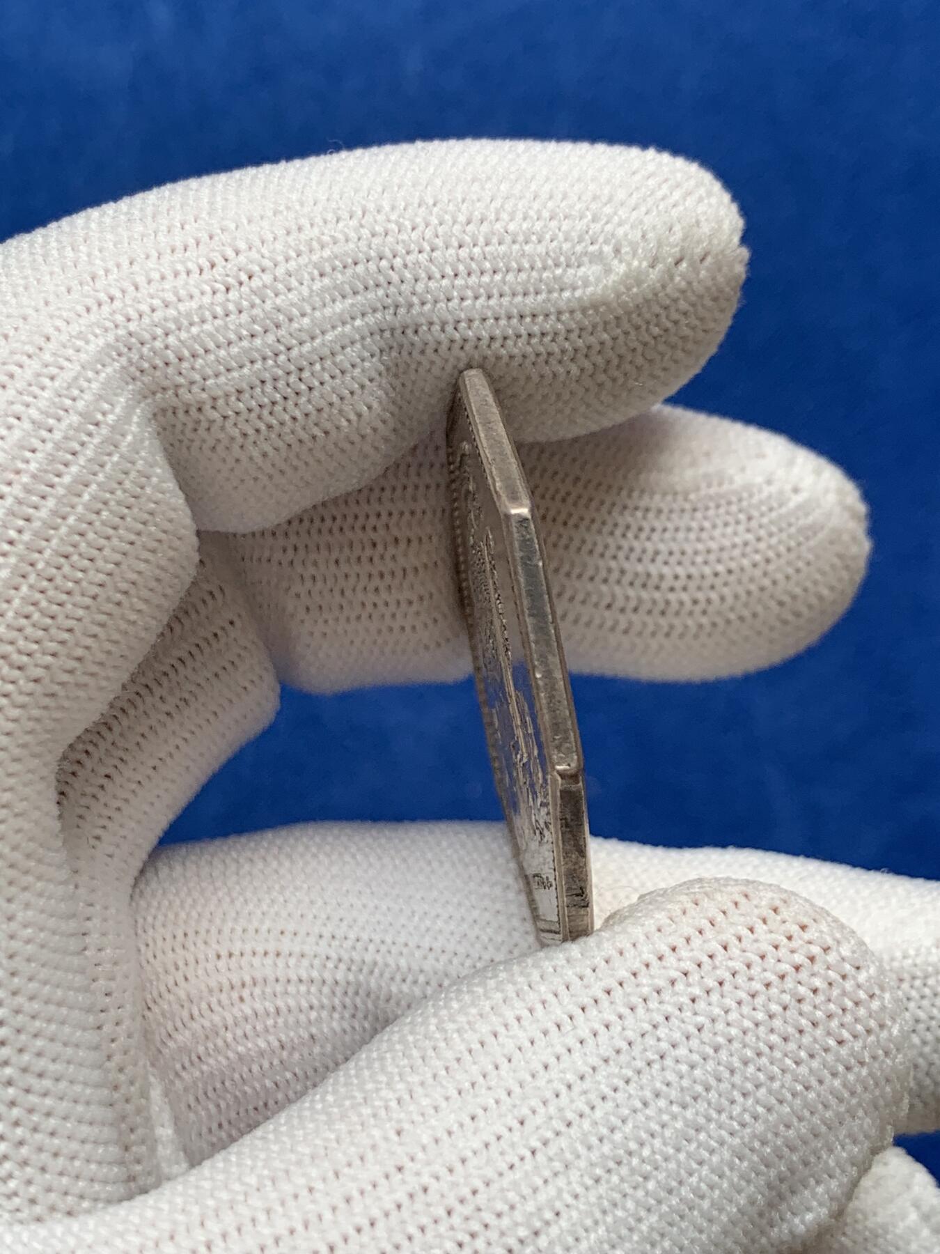 《竞宝斋》第281场- 周日，周一 ，周二3场连拍 （全场包邮） 法国1776年信贷储蓄银行八角银质代币，少见背双狮，19.56g，34.6mm，早期无边铭