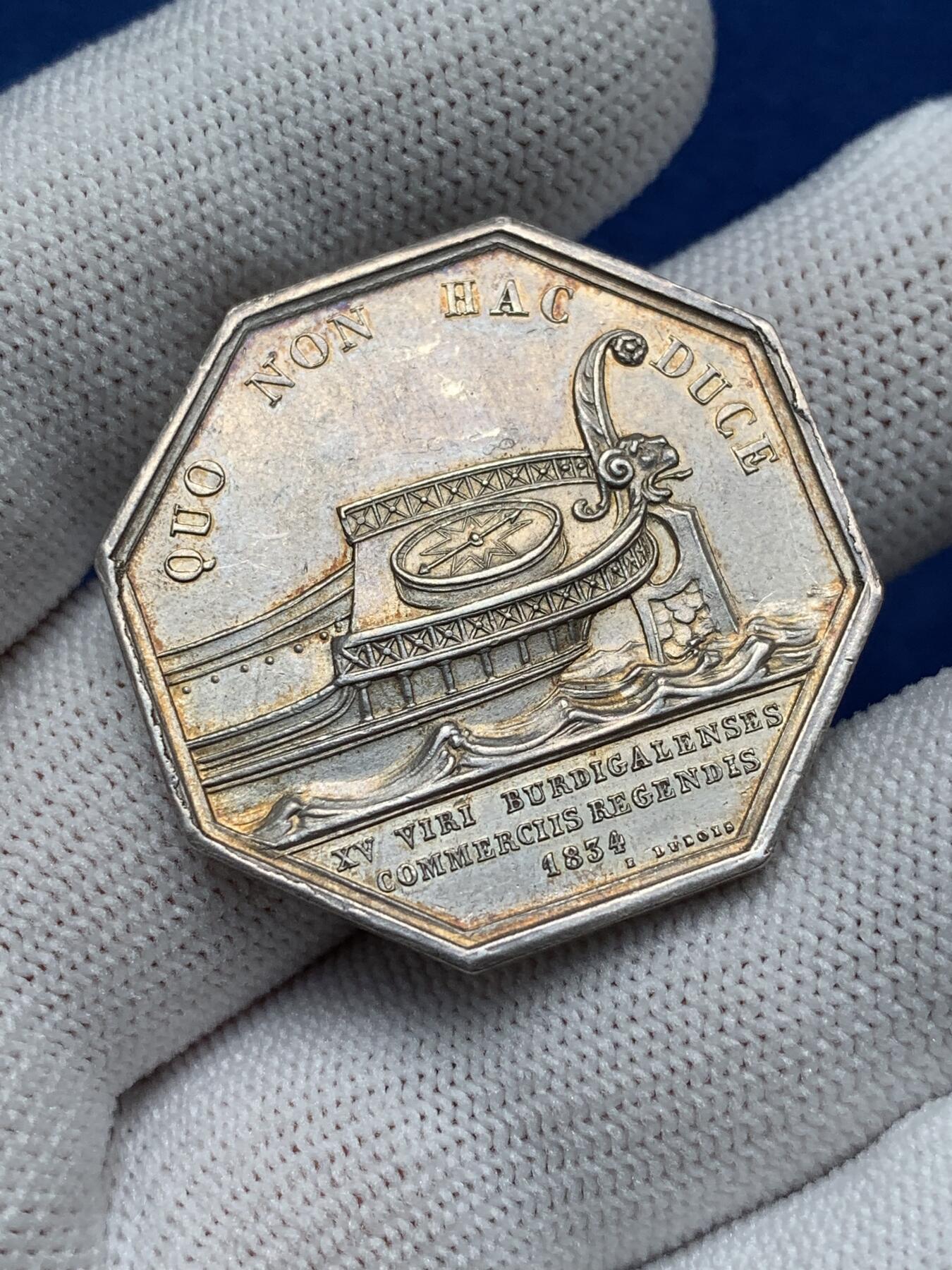 《竞宝斋》第281场- 周日，周一 ，周二3场连拍 （全场包邮） 法国八角银章，波尔多商会，19.91g，33.5mm，油灯边铭