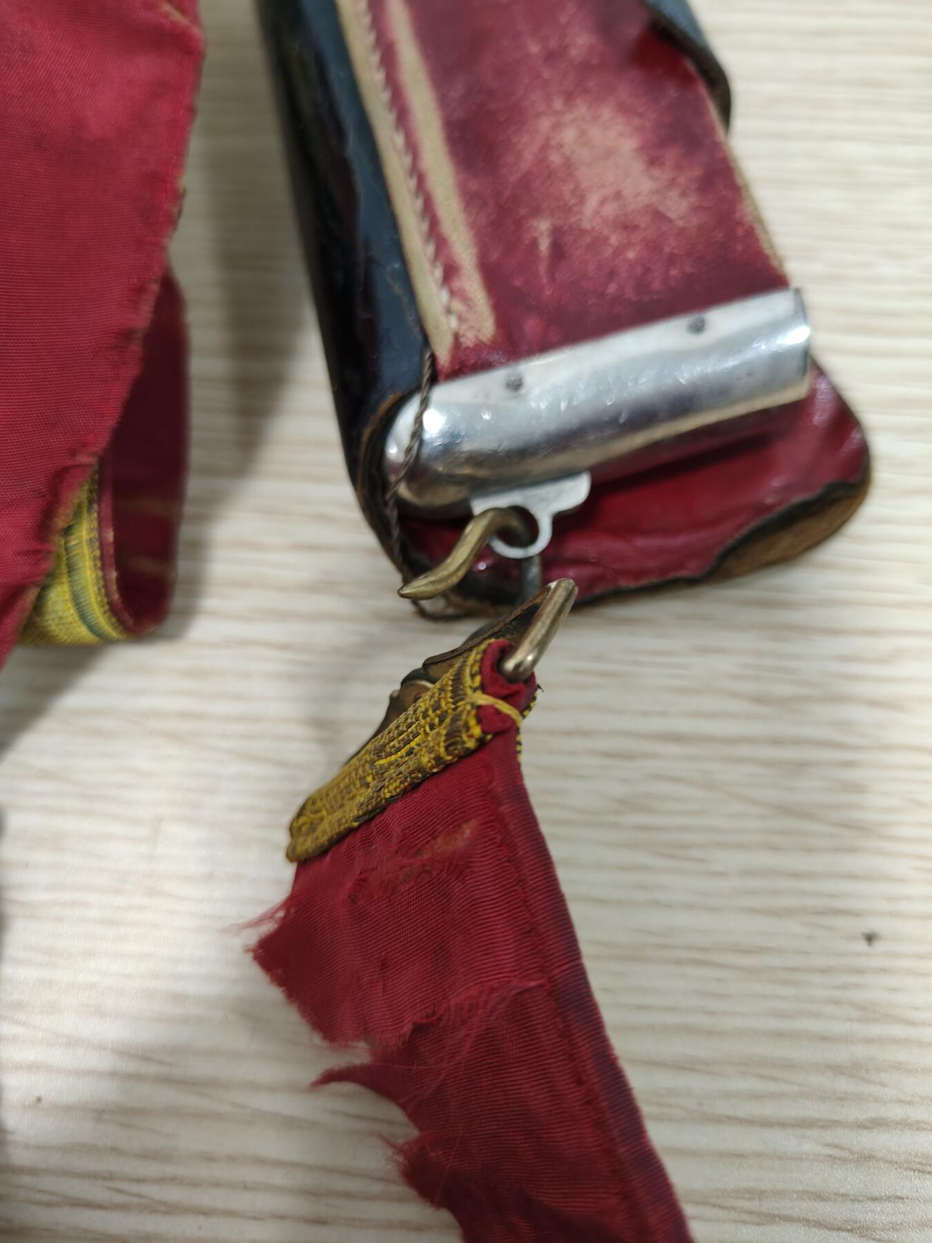 全场0元起拍 第165期 咸鱼国勋章拍卖专场 6月16日（周日）下午6：00开始 西班牙陆军将官大礼服弹药包