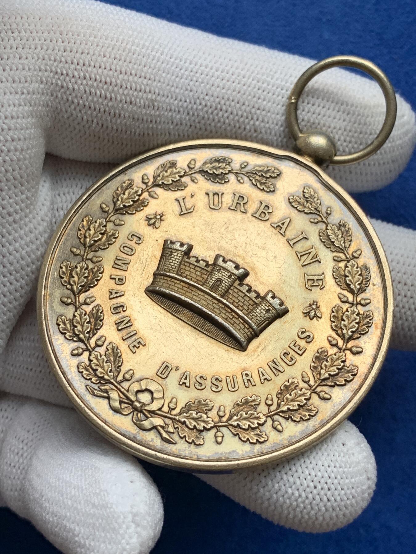 《竞宝斋》第281场- 周日，周一 ，周二3场连拍 （全场包邮） 法国城市人寿和火灾保险镀金银章，67.66g，50.8mm，丰饶角边铭