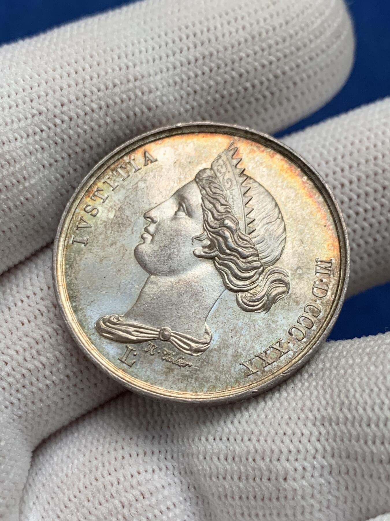 《竞宝斋》第281场- 周日，周一 ，周二3场连拍 （全场包邮） 法国法律与法规银质jeton，正义之神忒弥斯，12.04g，30.2mm，手指边铭