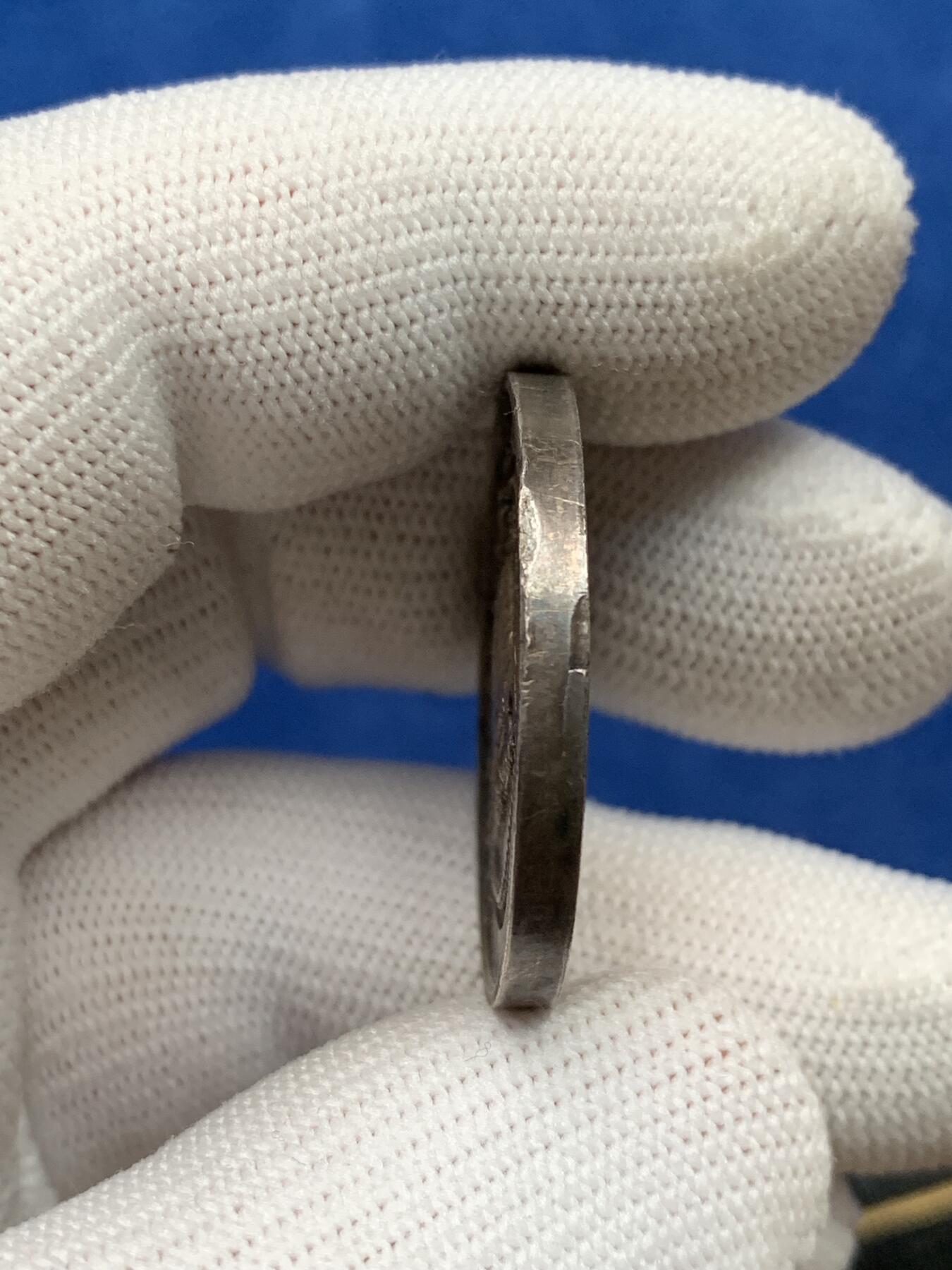 《竞宝斋》第281场- 周日，周一 ，周二3场连拍 （全场包邮） 英国1880年梅登黑德工人俱乐部功绩奖励银质奖章，14.28g，31.3mm，代表生生不息的蛇，带原盒，有轻磕